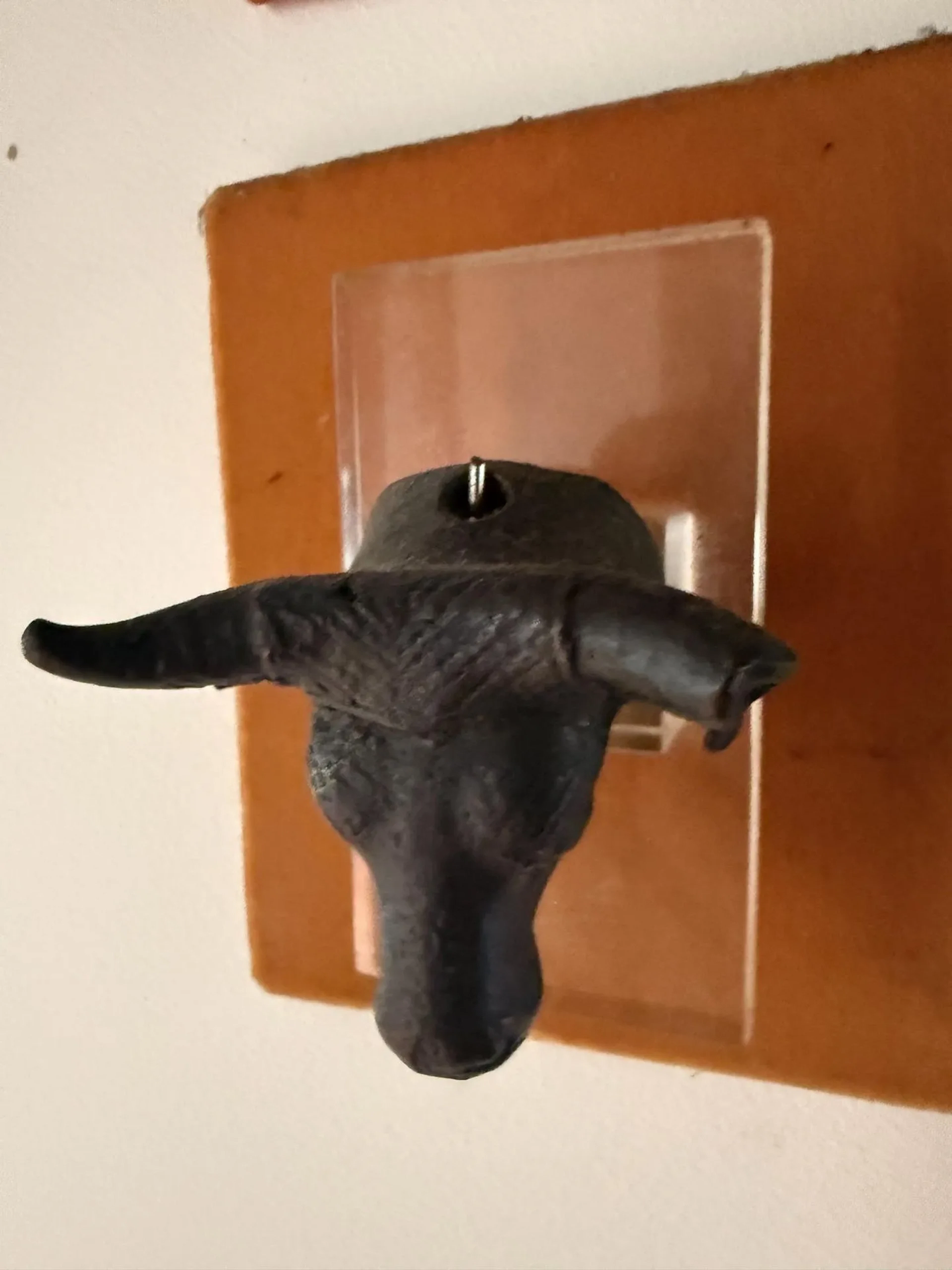 Bronze cow's head with a brown patina - Lot 142