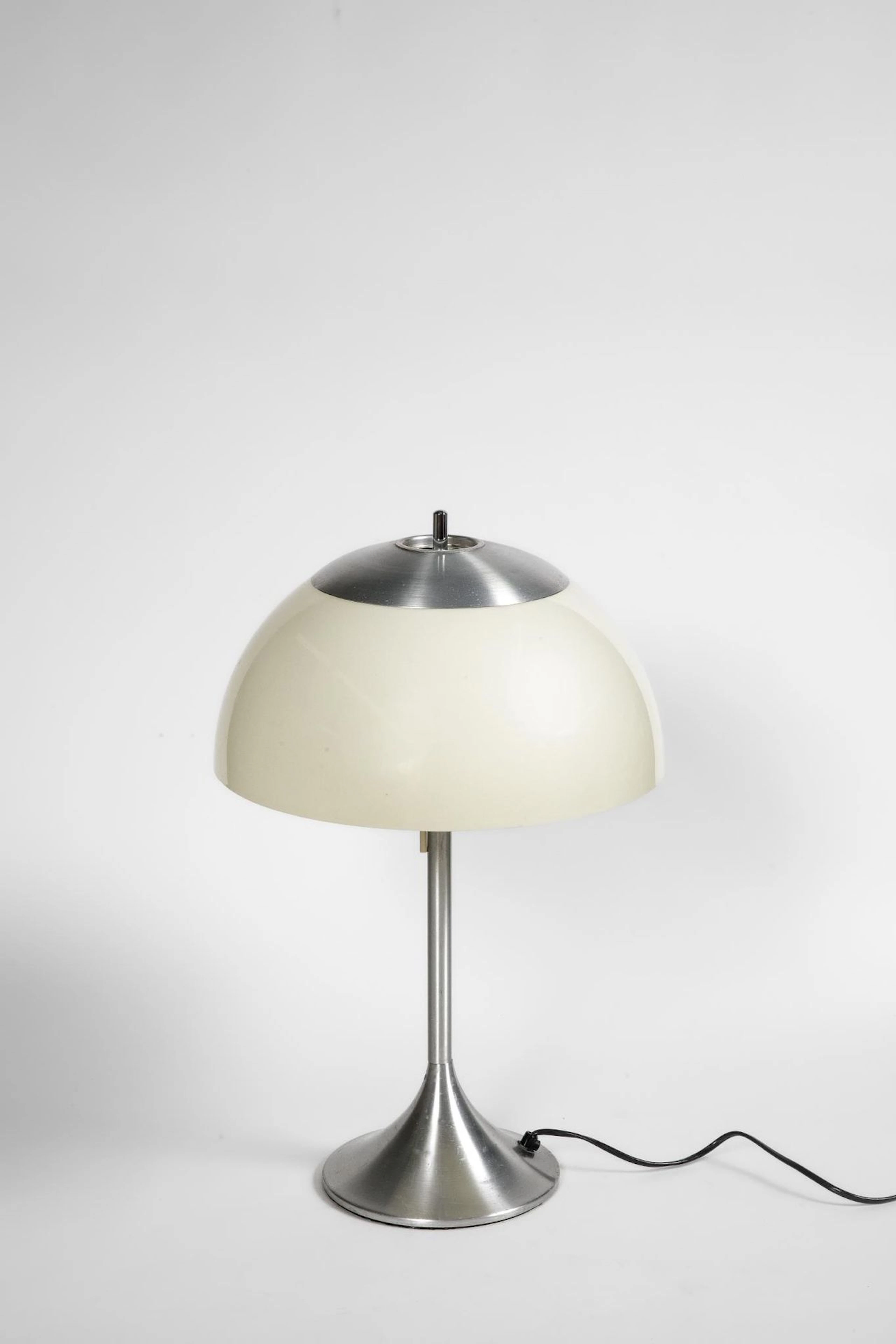 In the UNILUX style - Lot 208