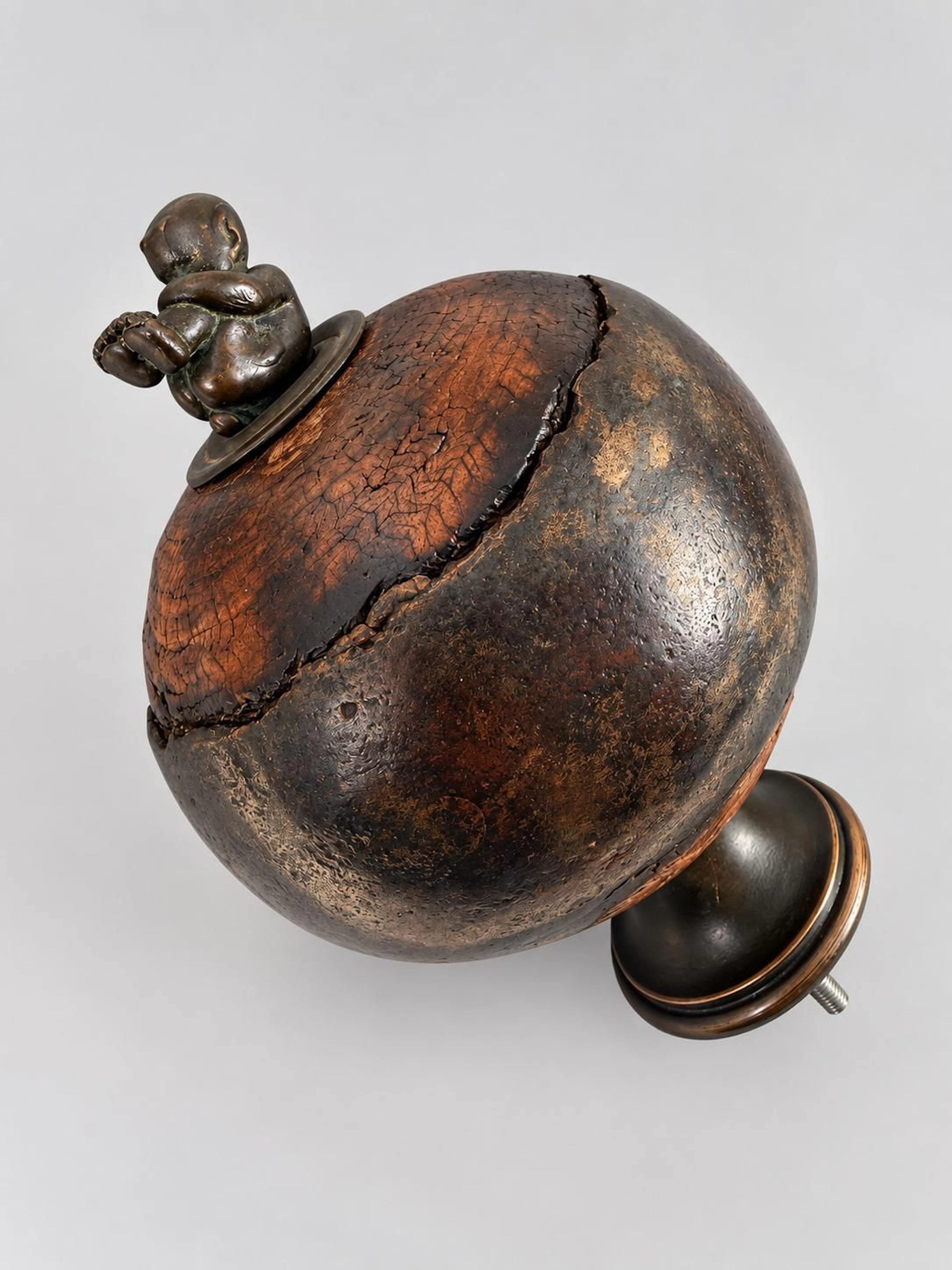 Staircase finial made of precious wood and metal, topped wit - Lot 273