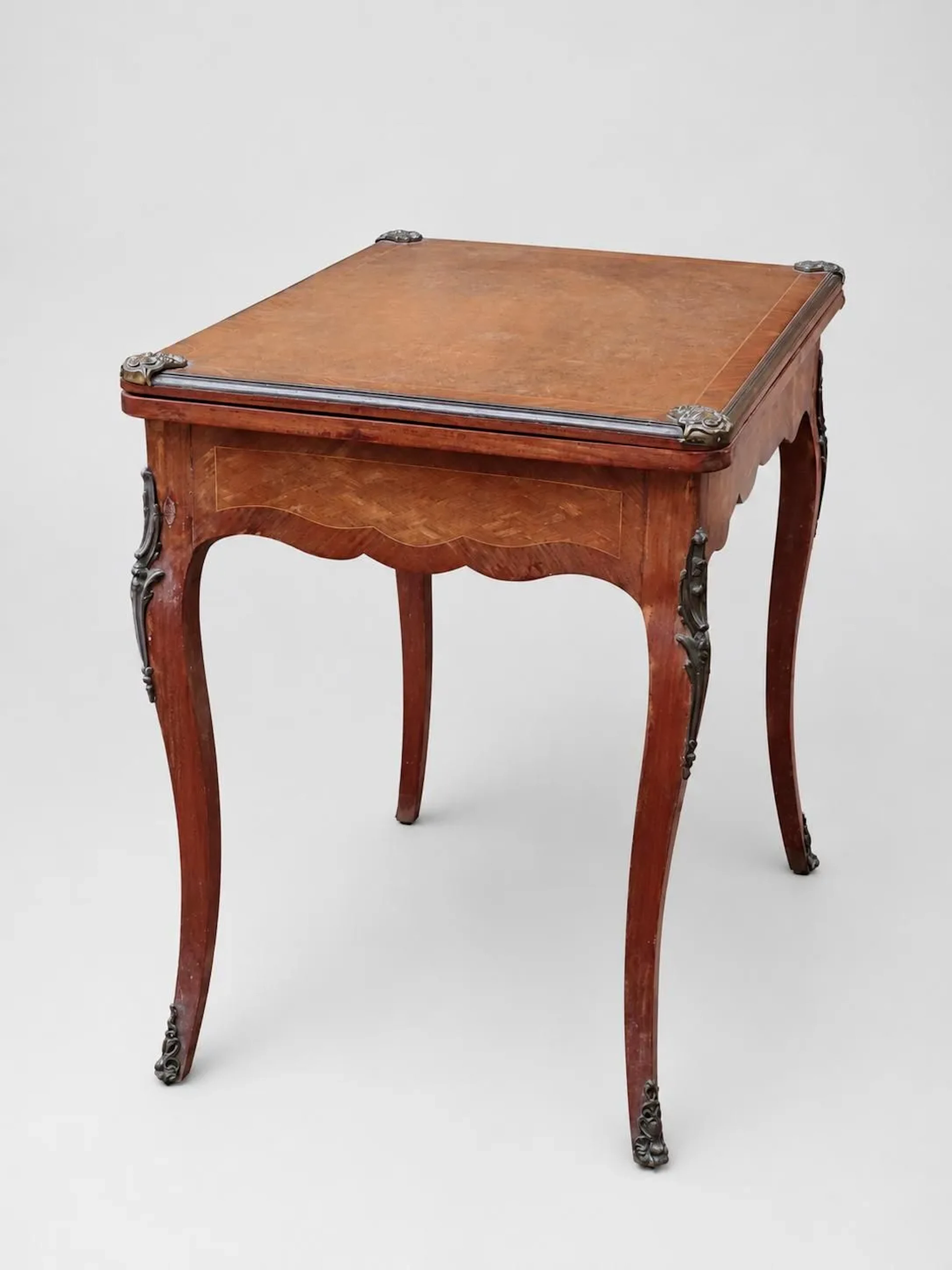 Louis XV-style game table - Lot 6