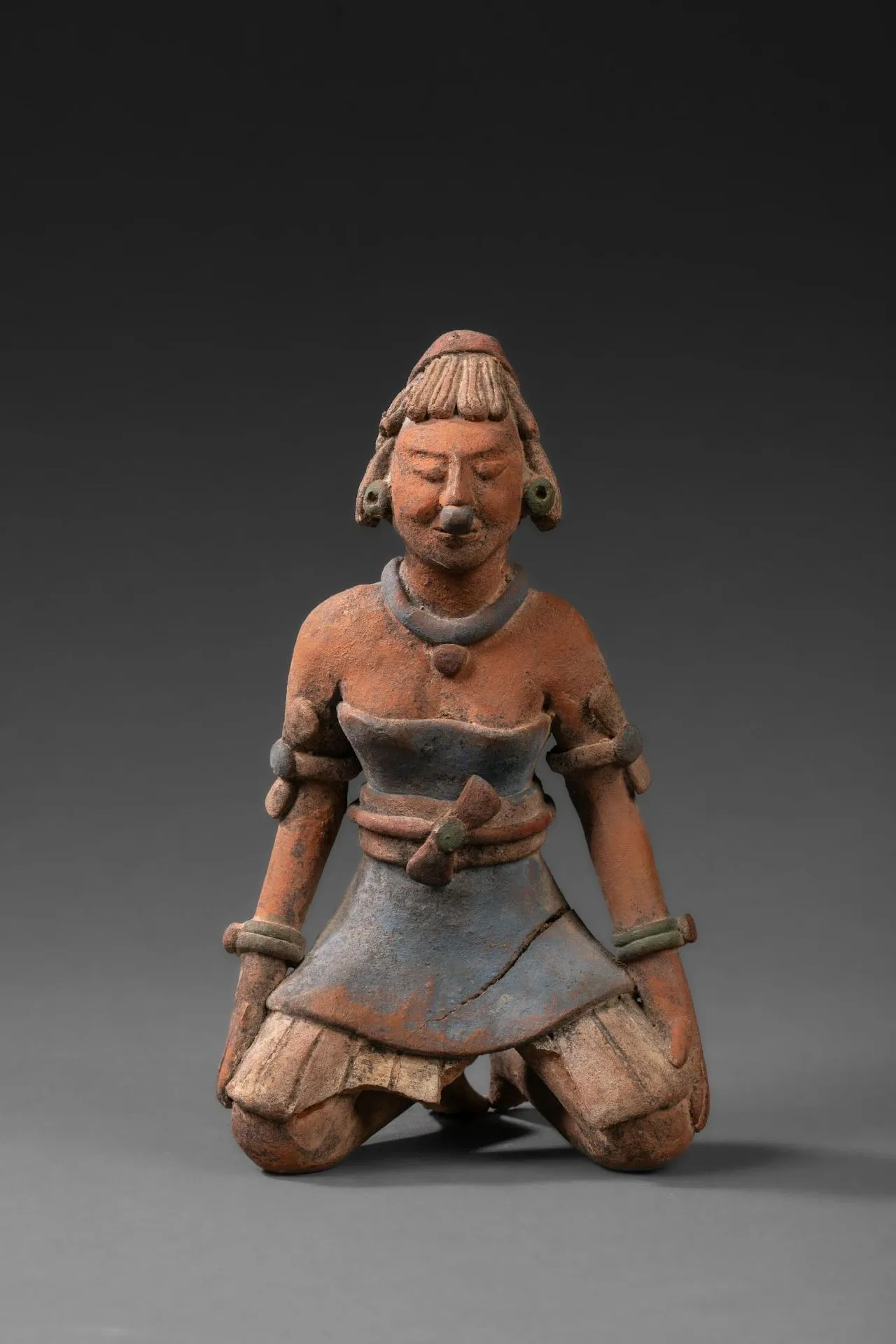 Kneeling anthropomorphic statuette, Maya Culture, Mexico - Lot 175