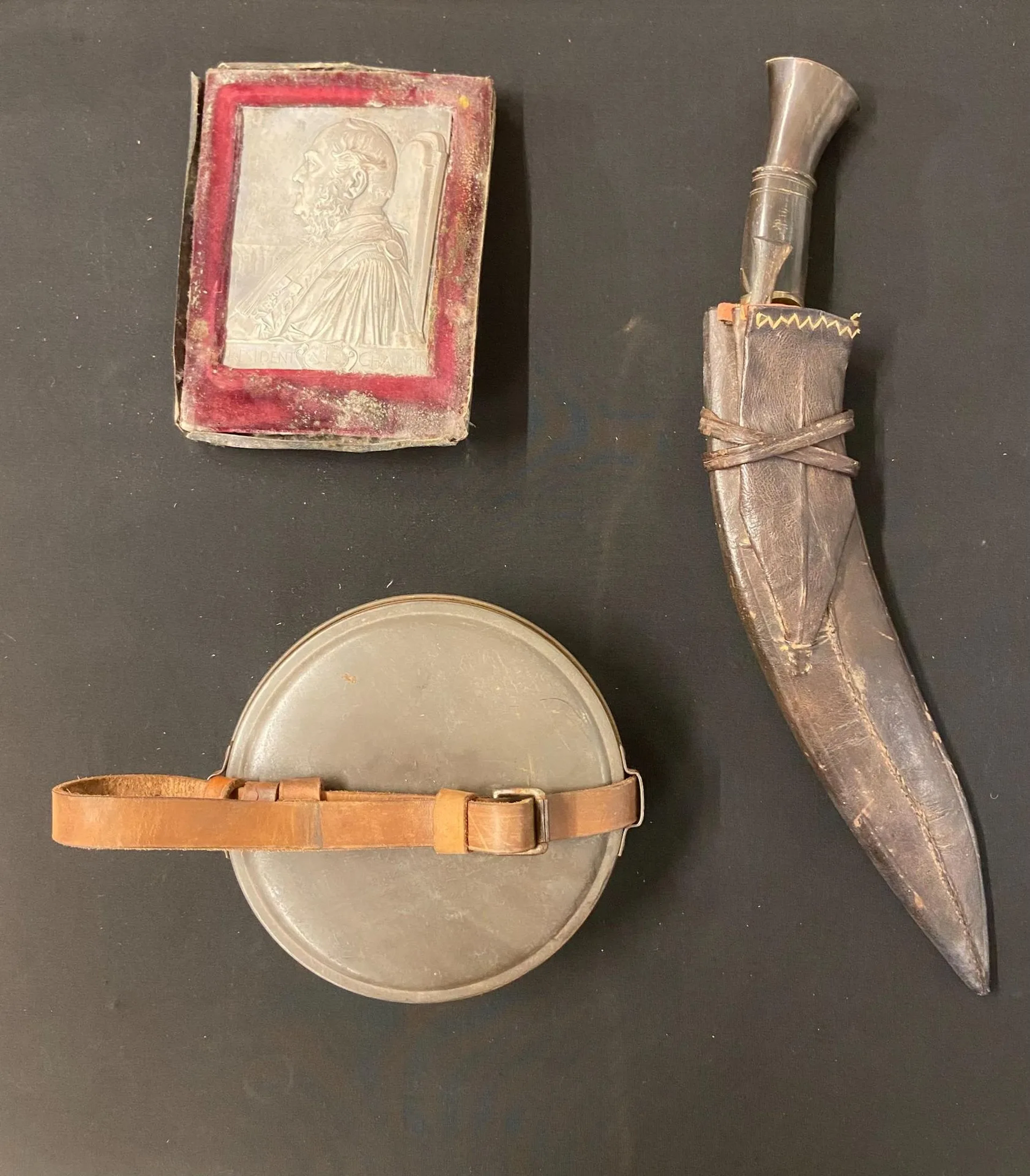 Set of two items. - Lot 345
