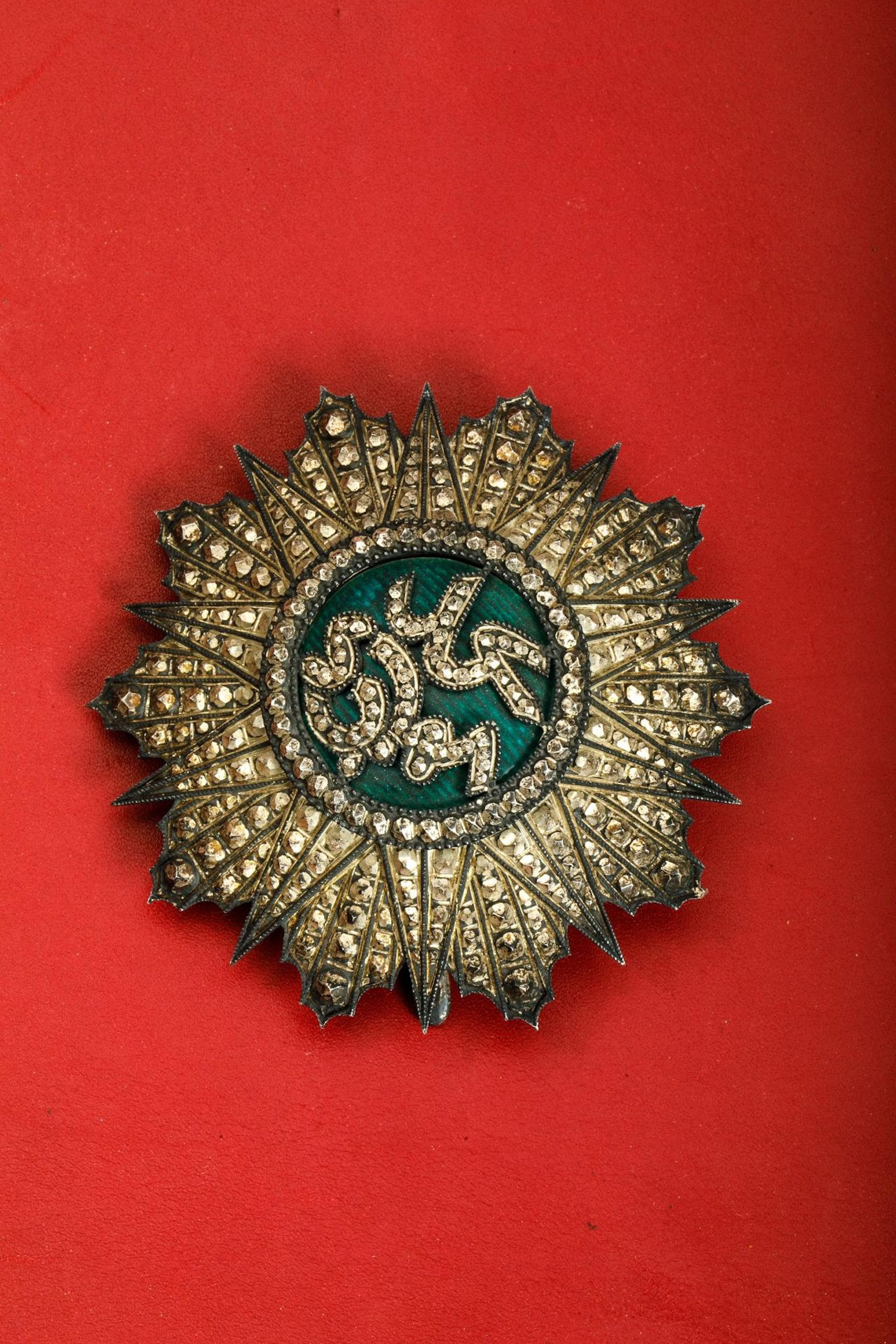 Order of the Nichan al-Iftikhar, Grand Cross plaque bearing - Lot 307