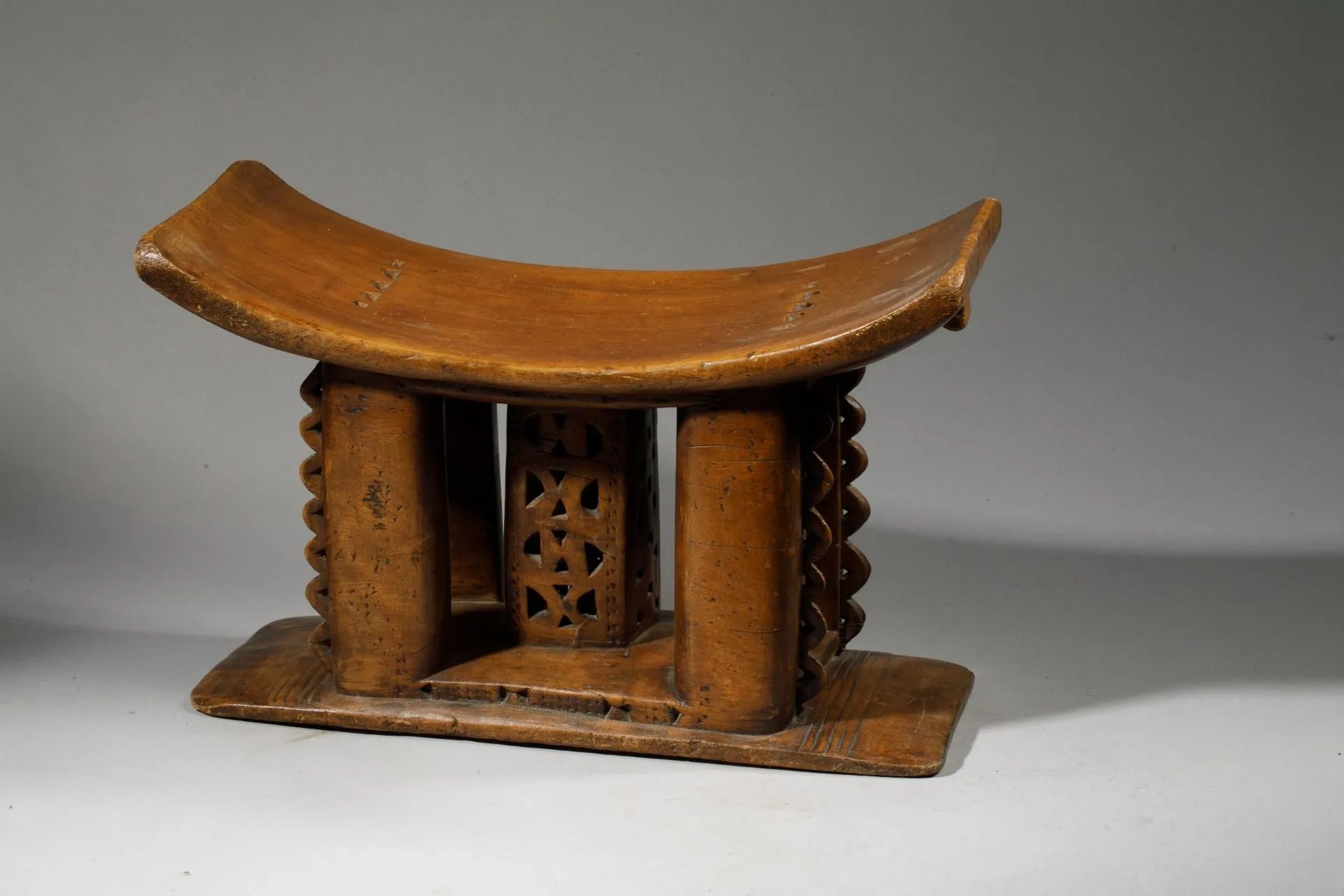 Ashanti royal seat (Ahennwa), Ghana - Lot 104