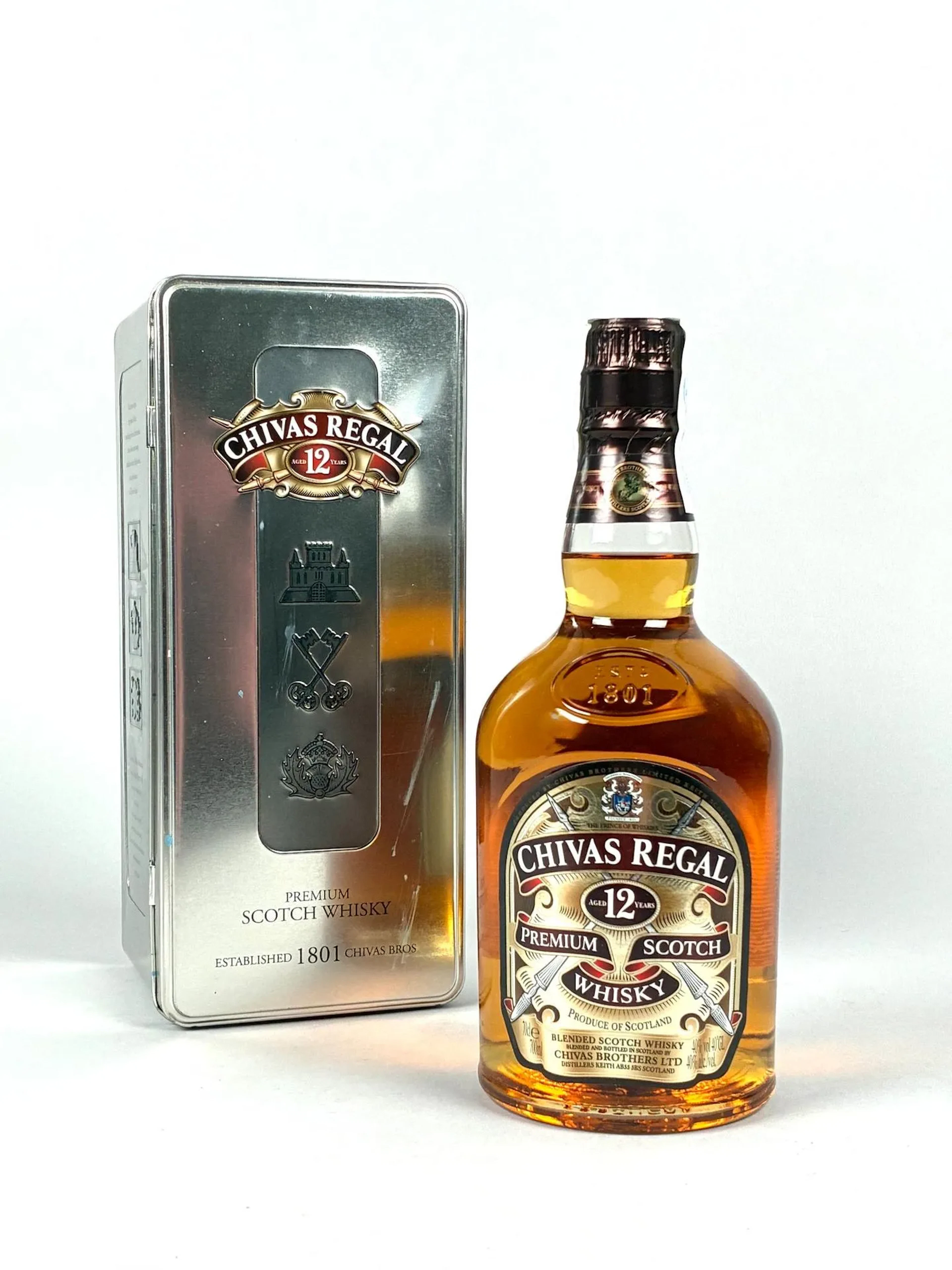 A bottle of CHIVAS REGAL 12 ans d'age Premium Scotch Whisky - Lot 19
