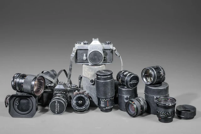 Asahi Pentax and miscellaneous photography equipment set. - Lot 76