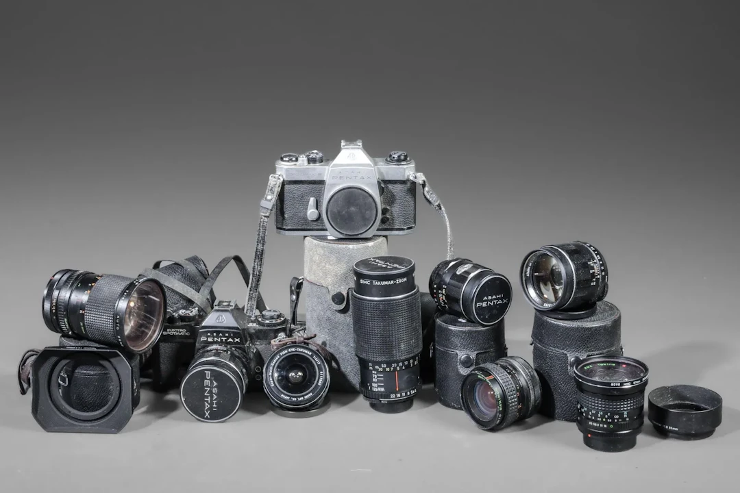 Asahi Pentax and miscellaneous photography equipment set. - Lot 76