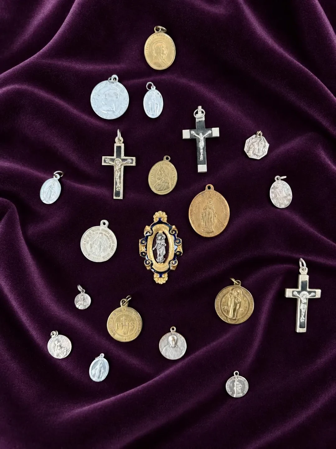 [RELIGIOUS] - Lot 37