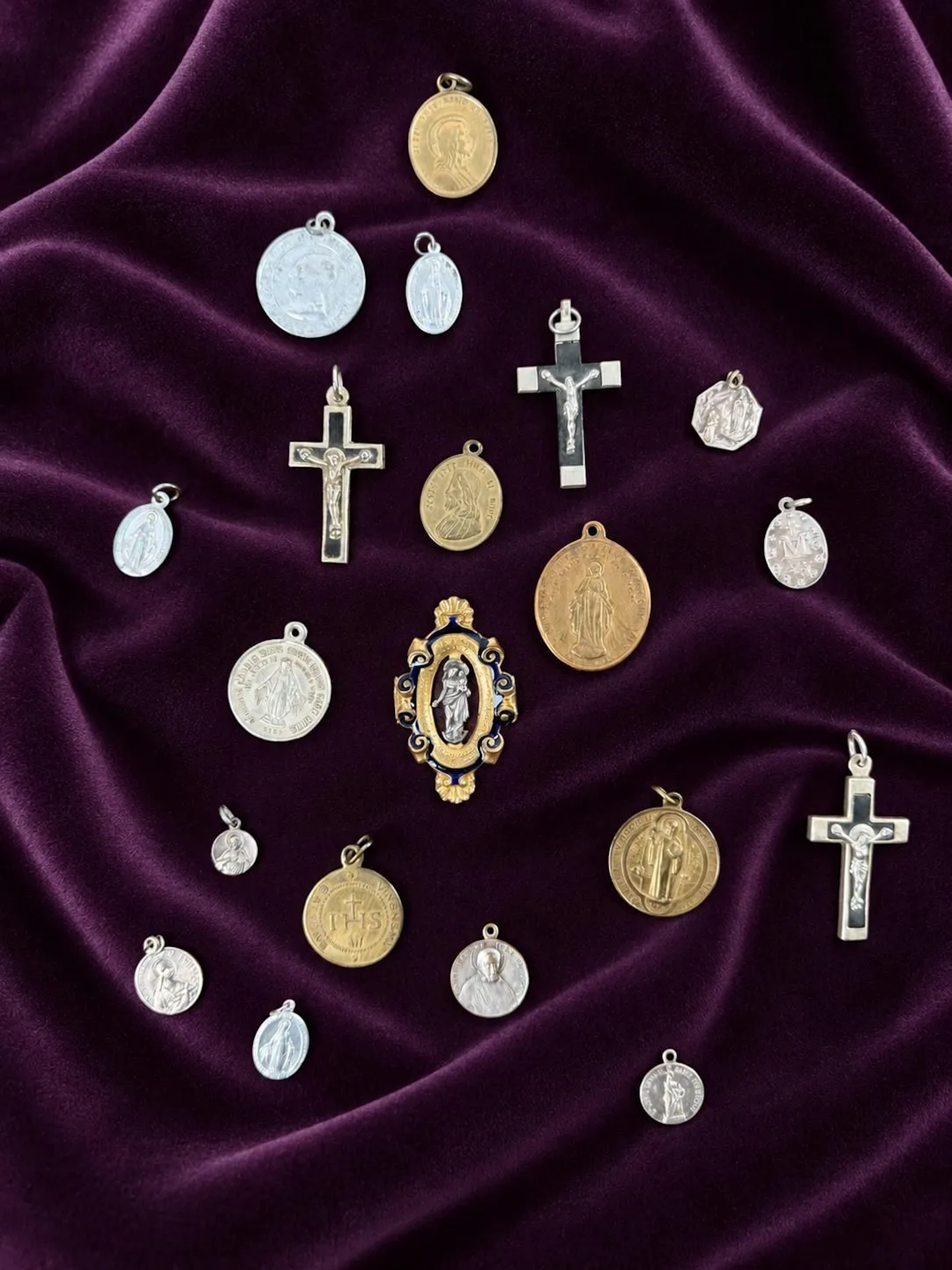 [RELIGIOUS] - Lot 37