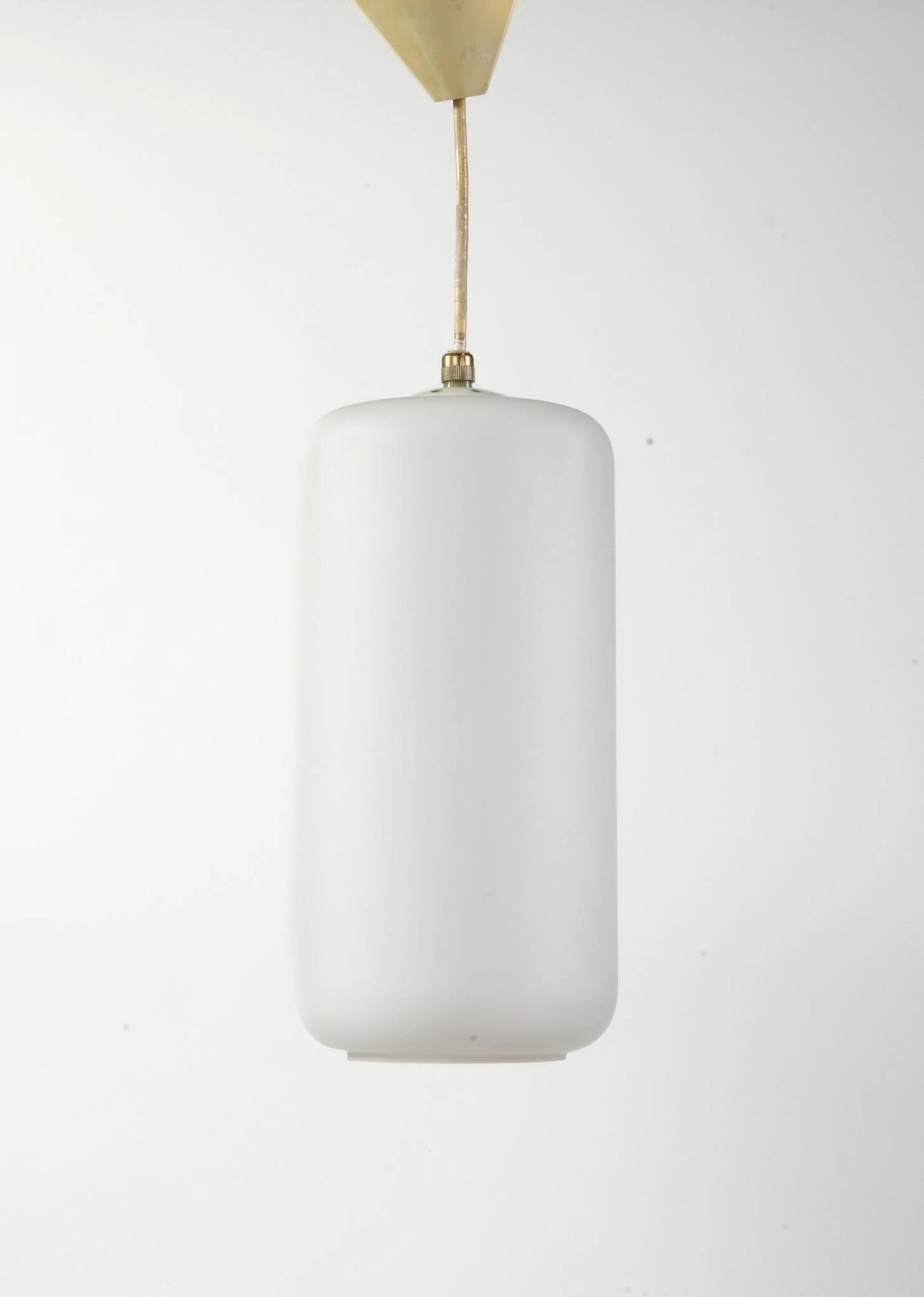 Cylindrical pendant lamp made of opal glass and lacquered me - Lot 393