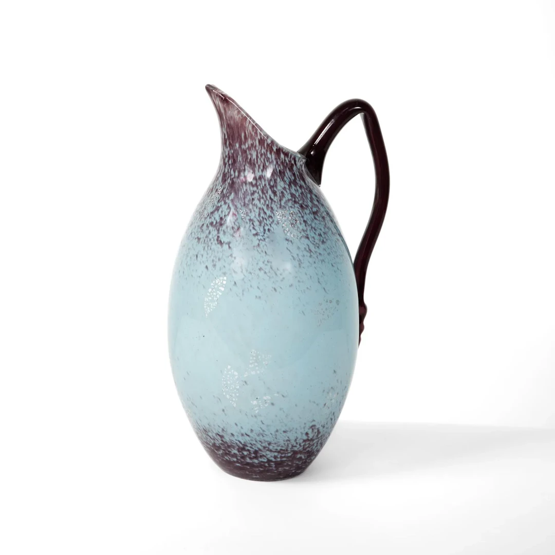 Vase in sky-blue and mauve marbled multi-layered glass with - Lot 100