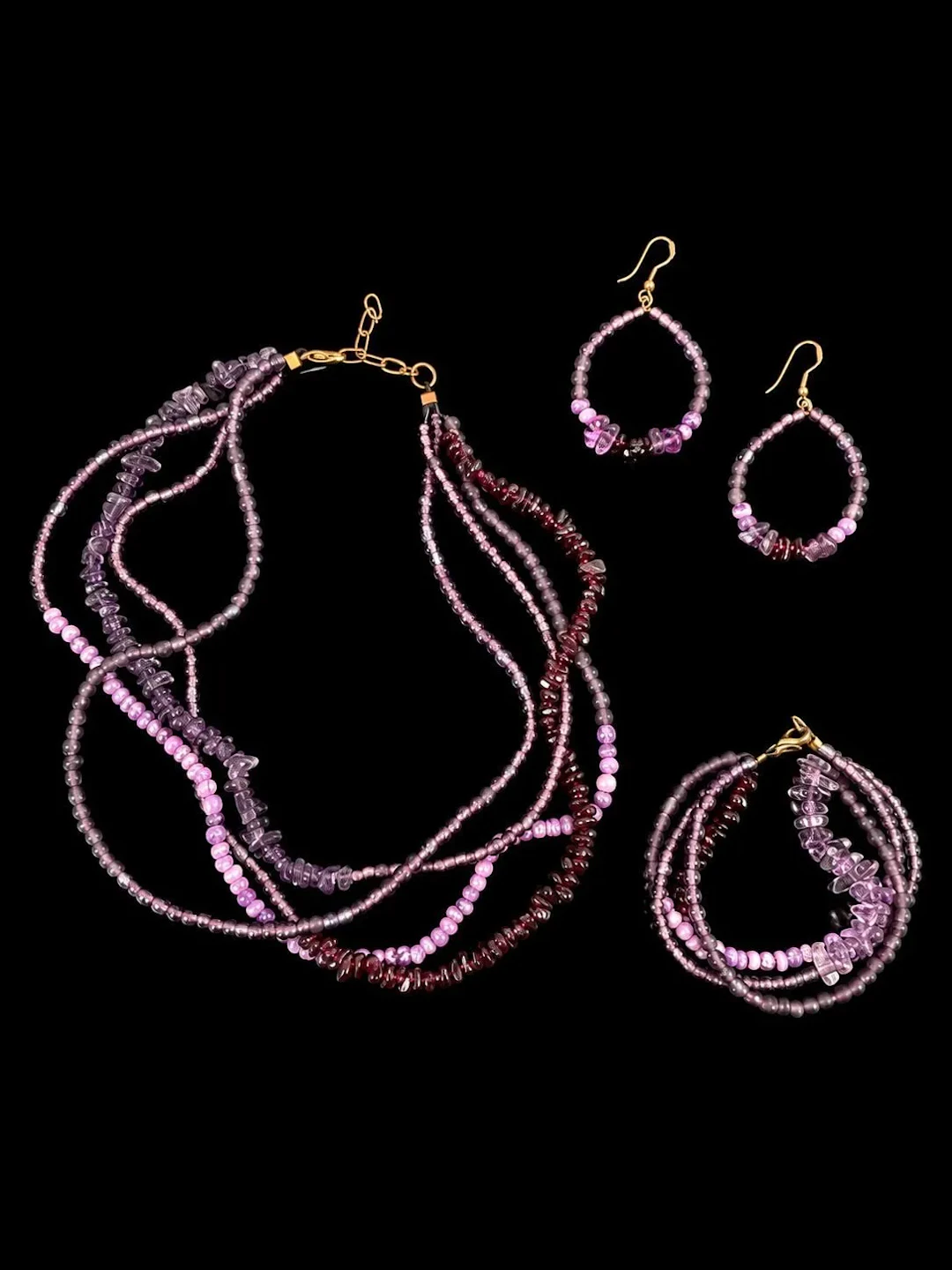 A set of purple stones and amethysts, including a pair of ea - Lot 20