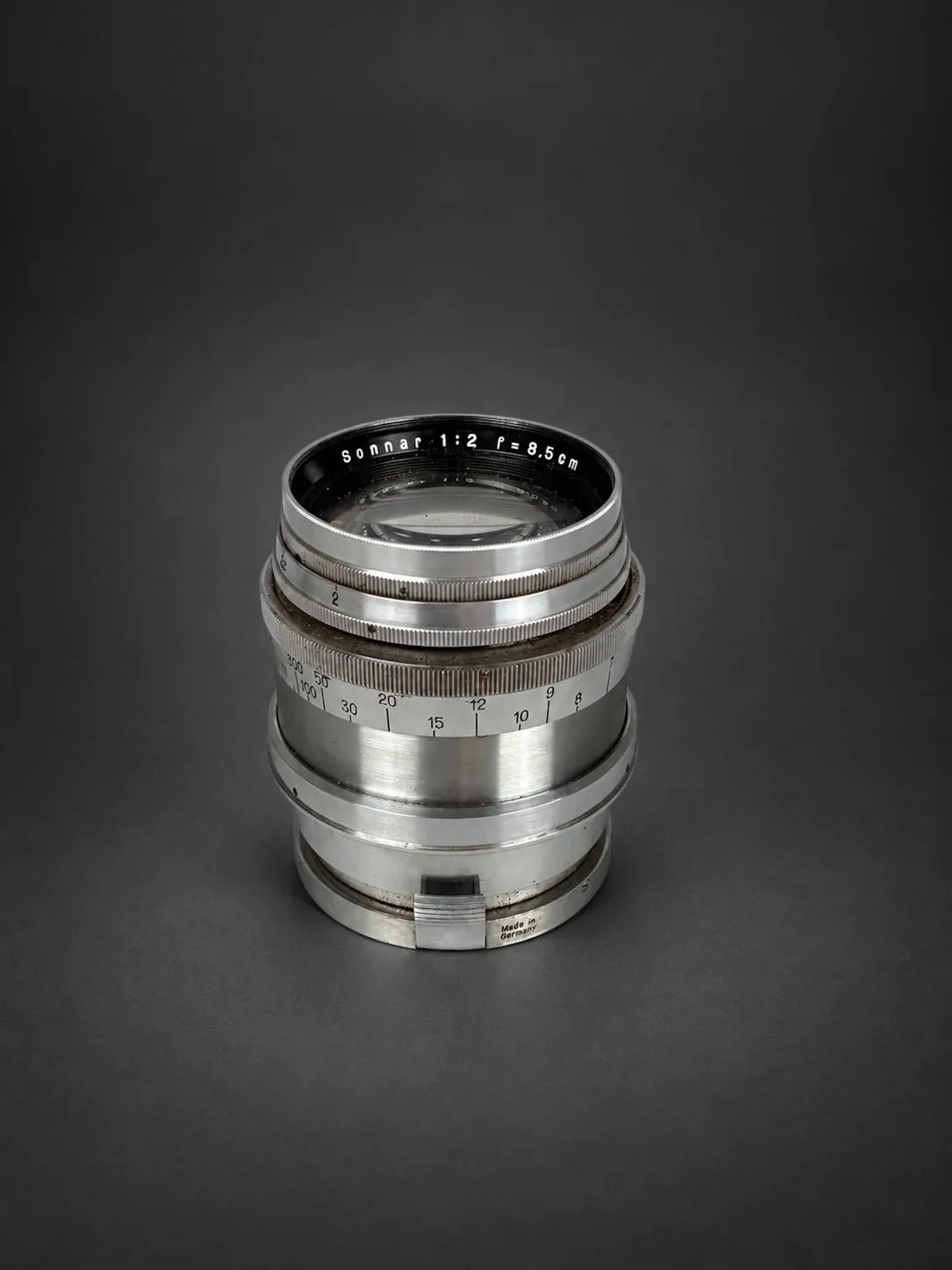 Carl Zeiss Jena Sonnar 2/8.5 cm lens, No. 2276488. Impuritie - Lot 70