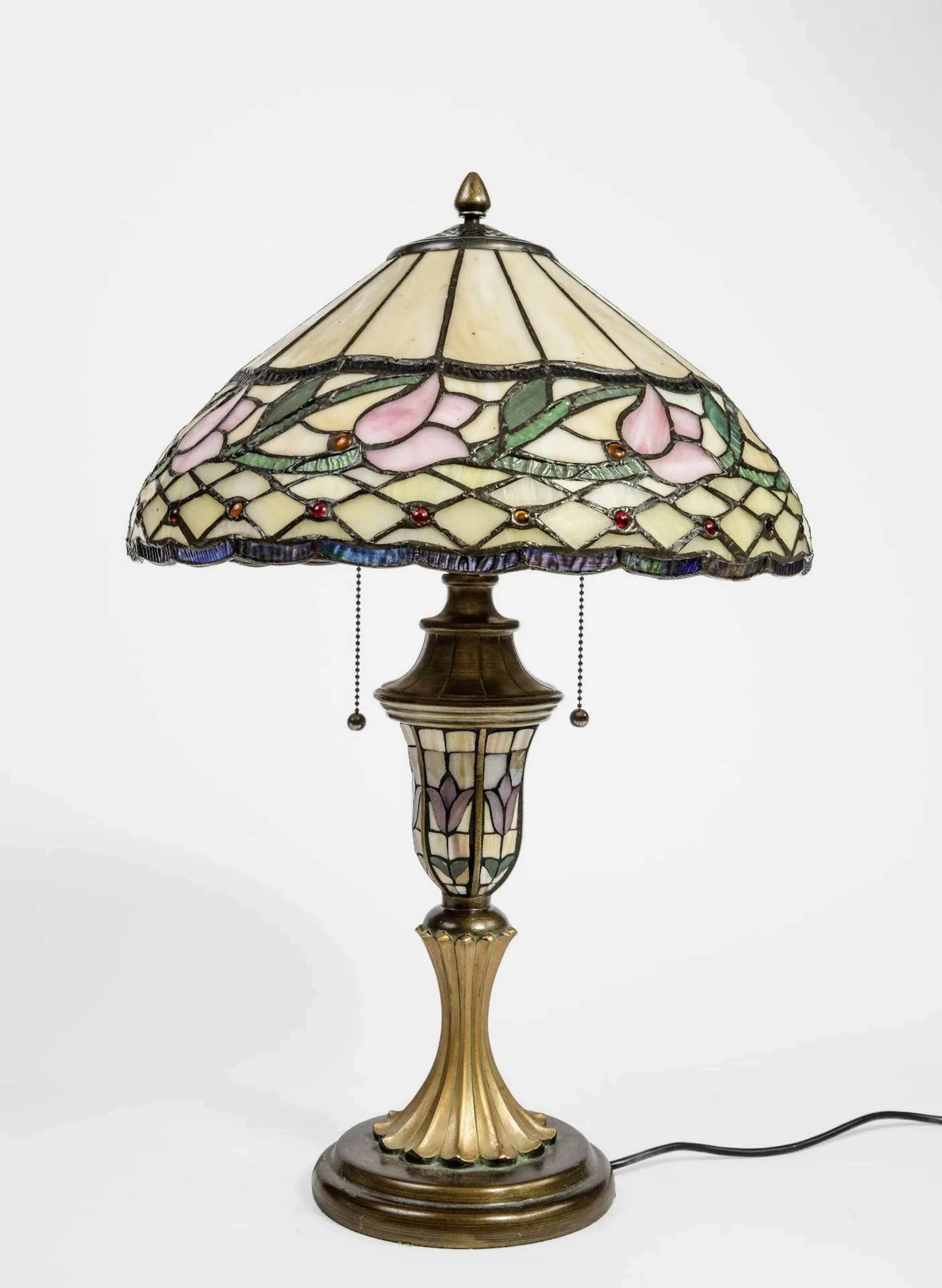 In the Style of TIFFANY - Lot 1