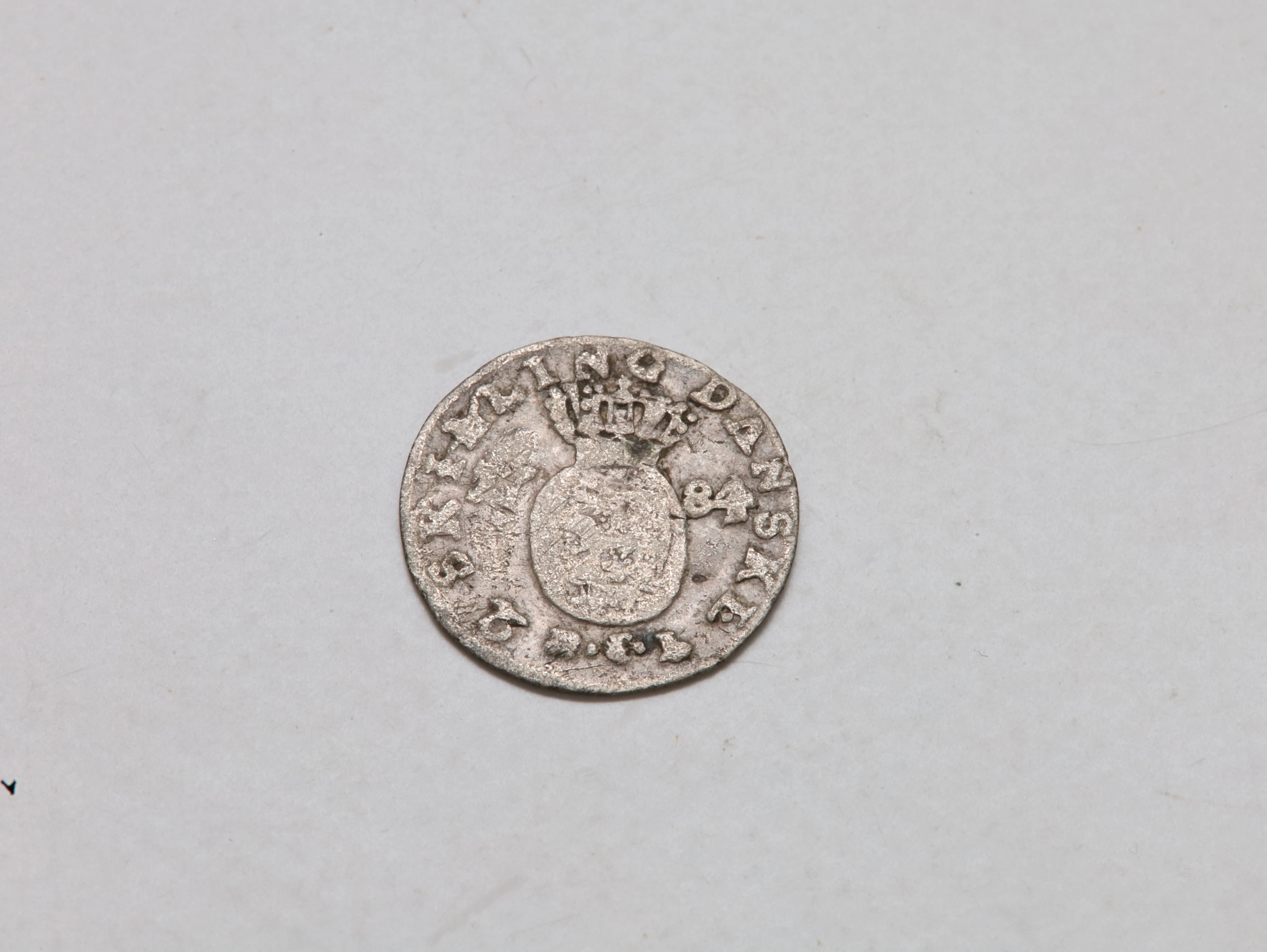 Danmark – Skillingmynt med kronet monogram, ca. 1784