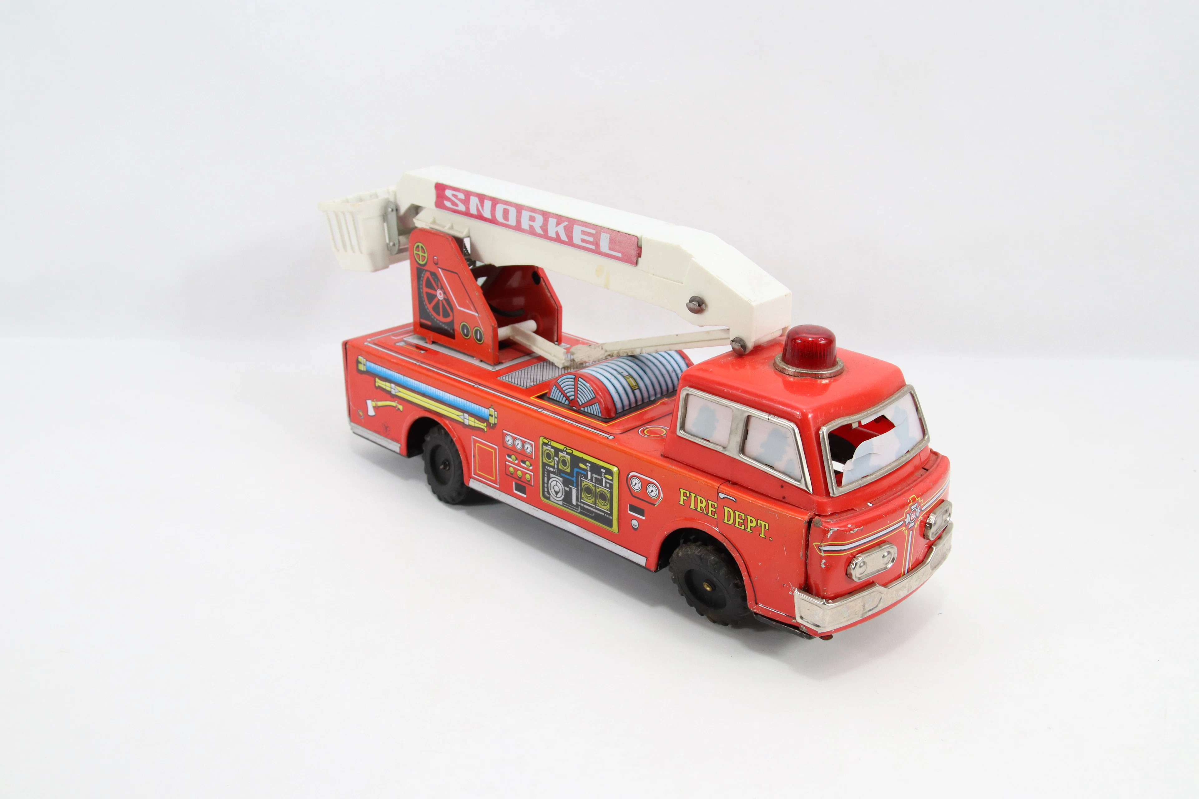 Vintage blikk brannbil med snorkel – Made in Japan