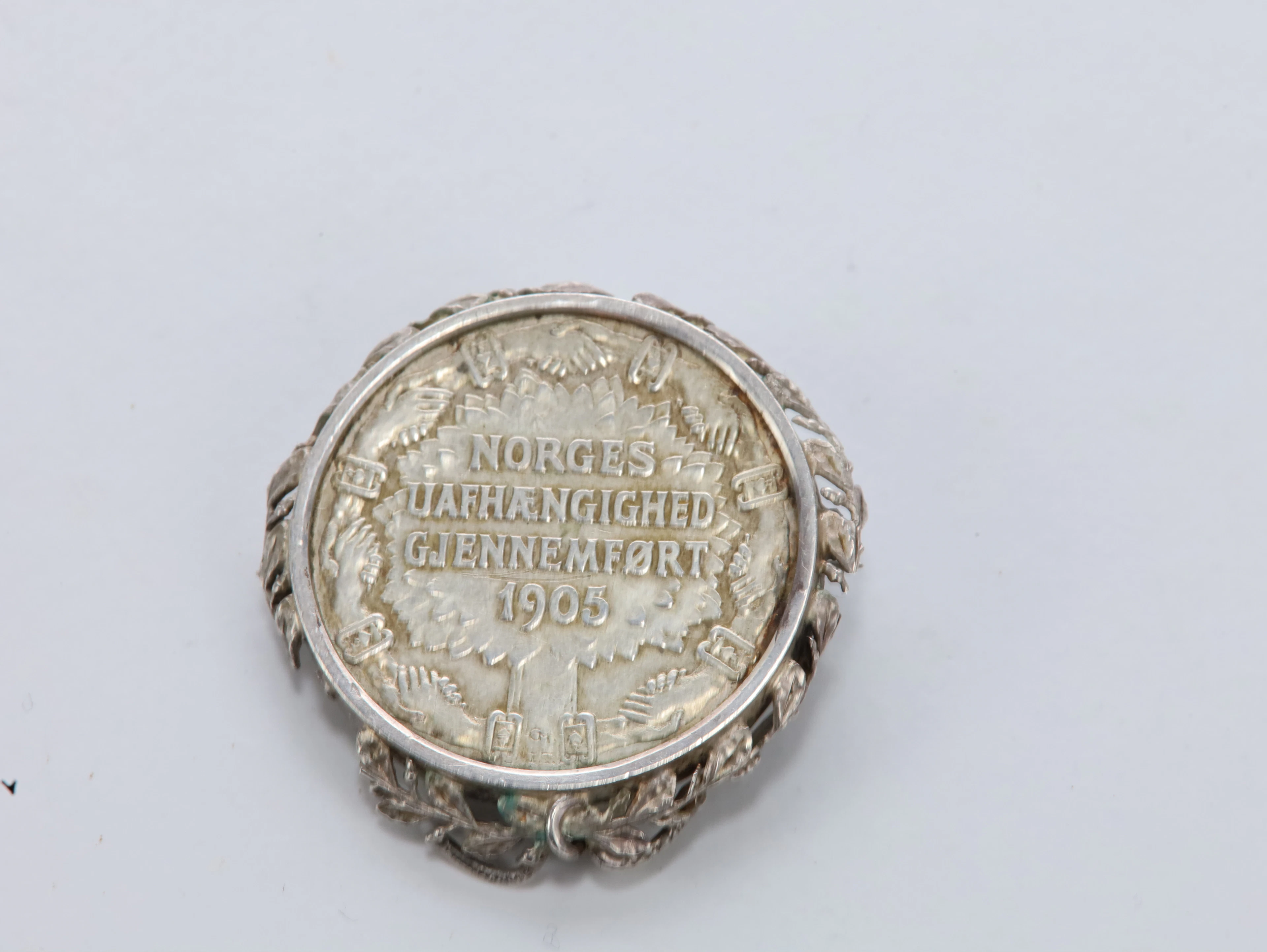 Norsk brosje med 2 kroner 1905 – Norges uavhengighet, sølv, ca. tidlig