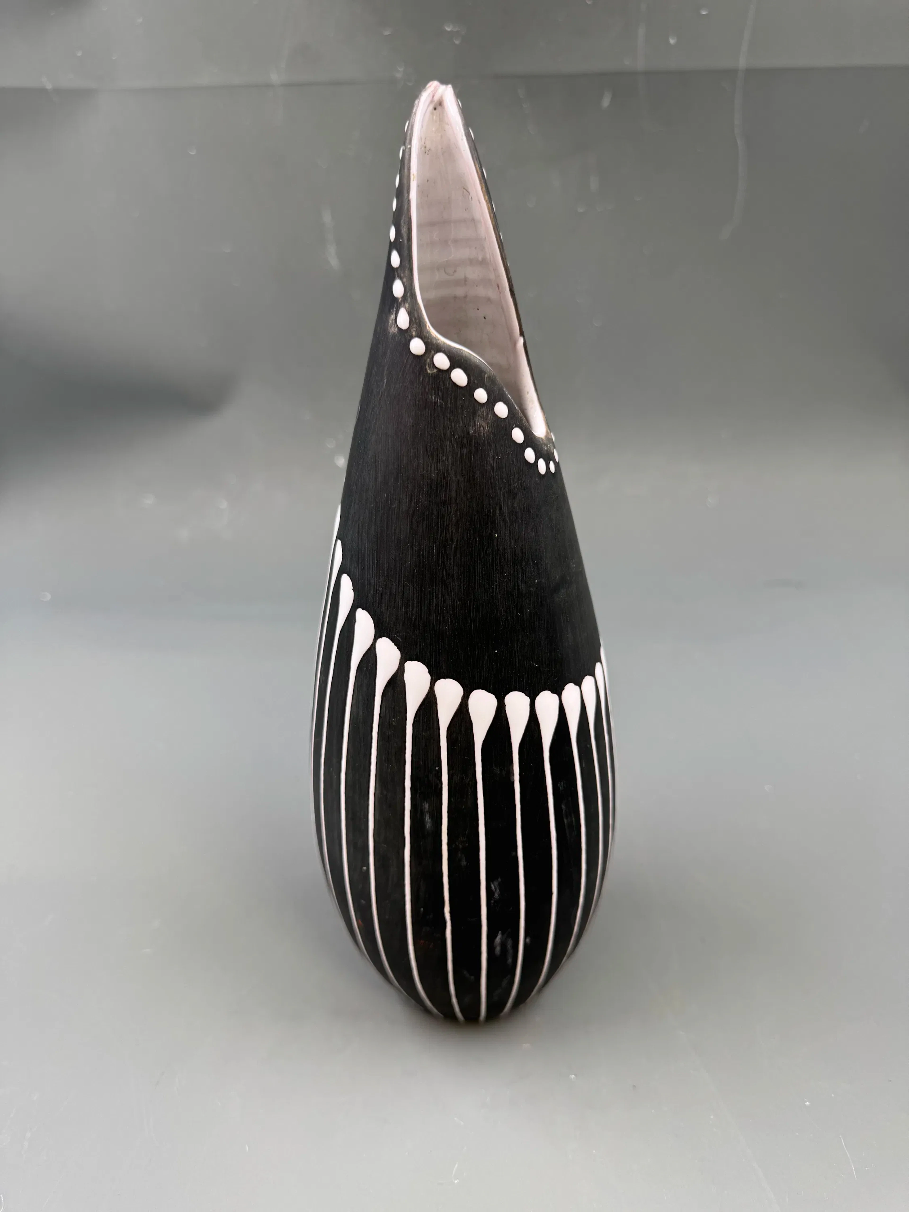 Uvanlig og stor Larholm vase