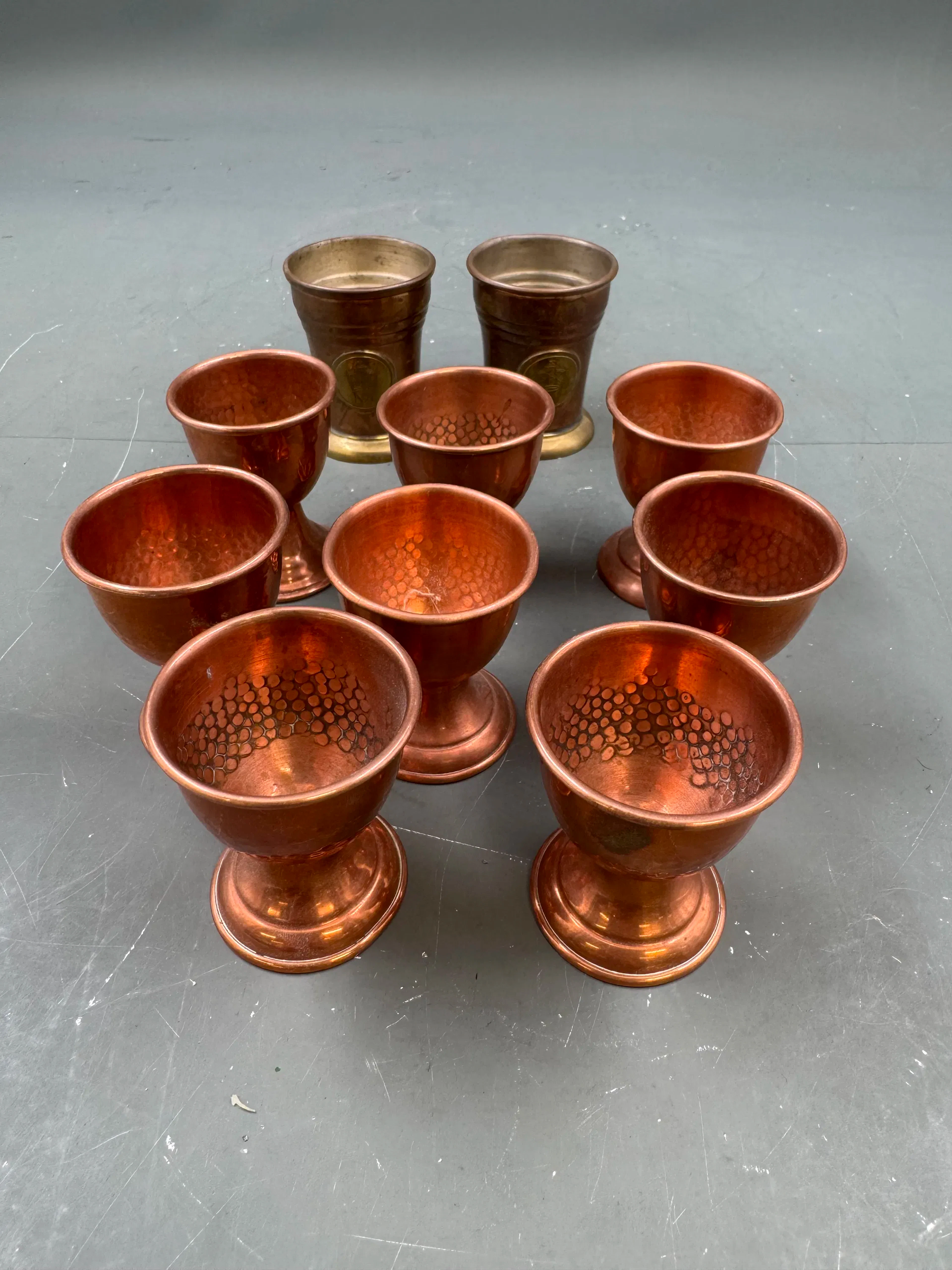 8 stk eggeglass i kobber + 2 stk Vintage drammeglass i kobber Messing