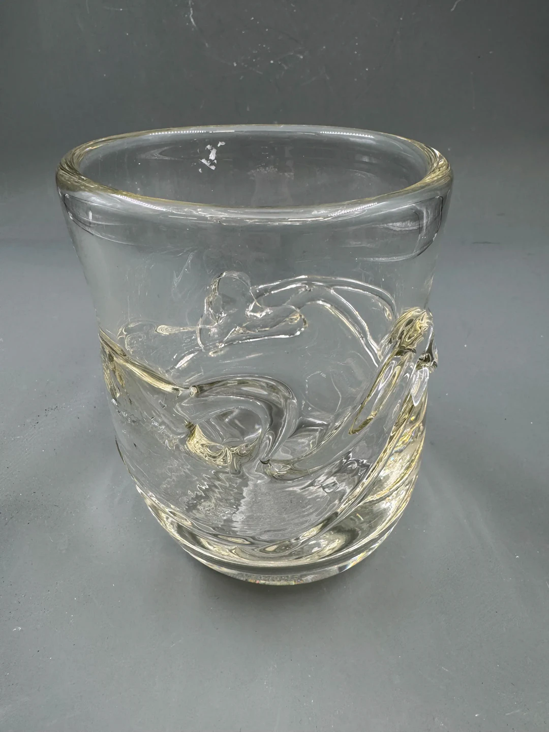 Blåst eldre glassvase (tung)
