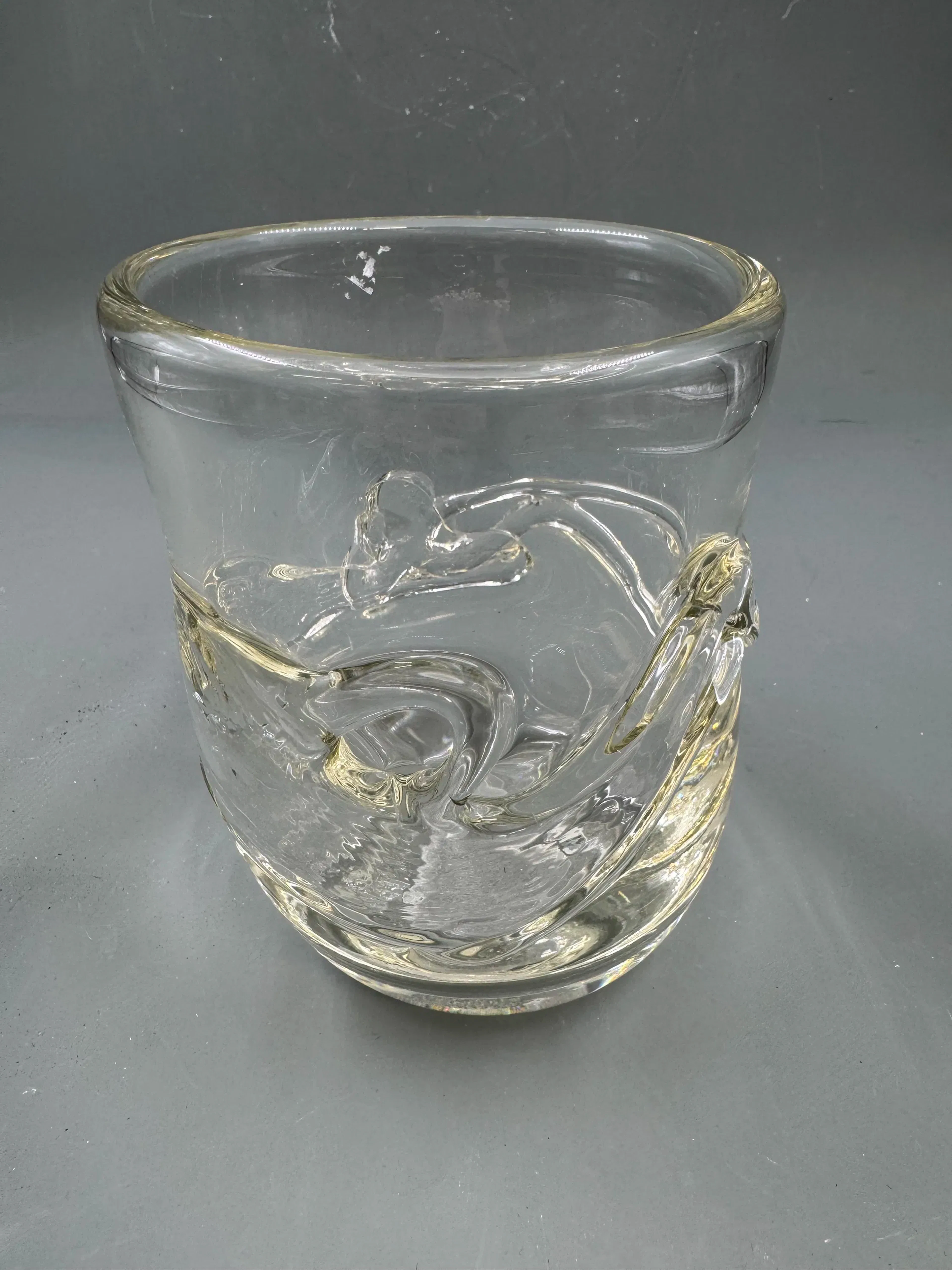 Blåst eldre glassvase (tung)