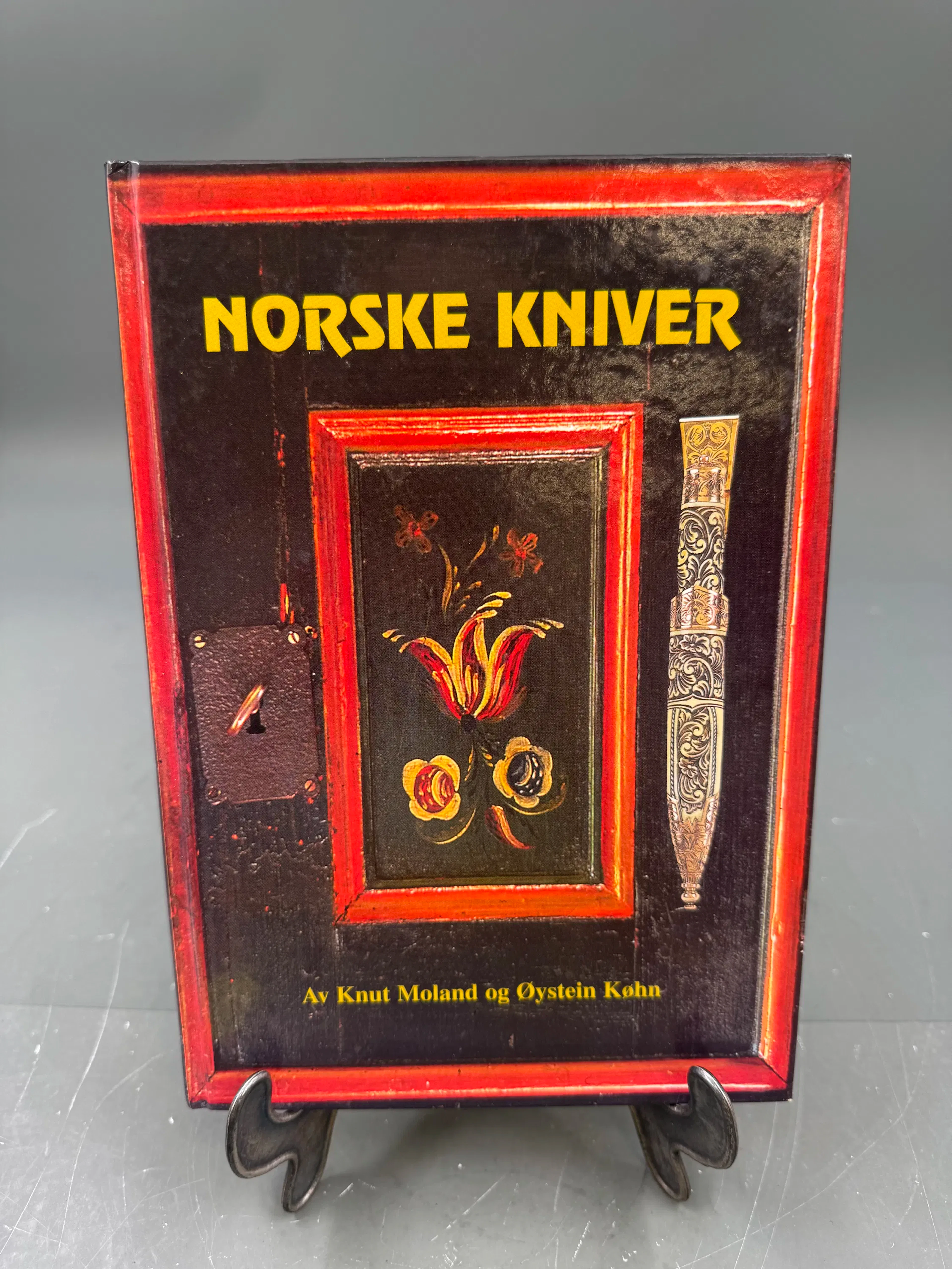 Knivbok Norske kniver K.Moland og Ø.Køhn 1997