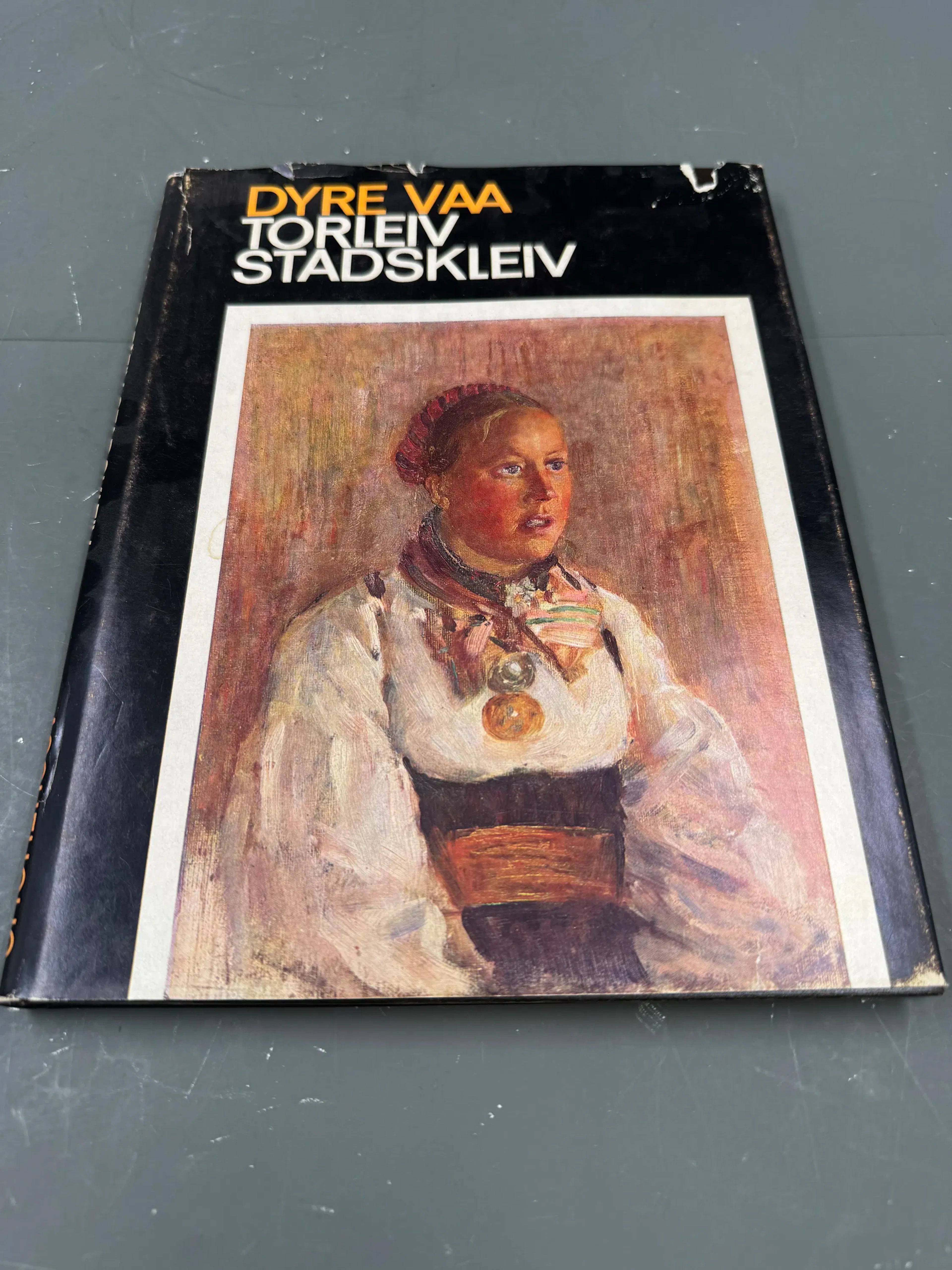 Bok- Dyre Vaa