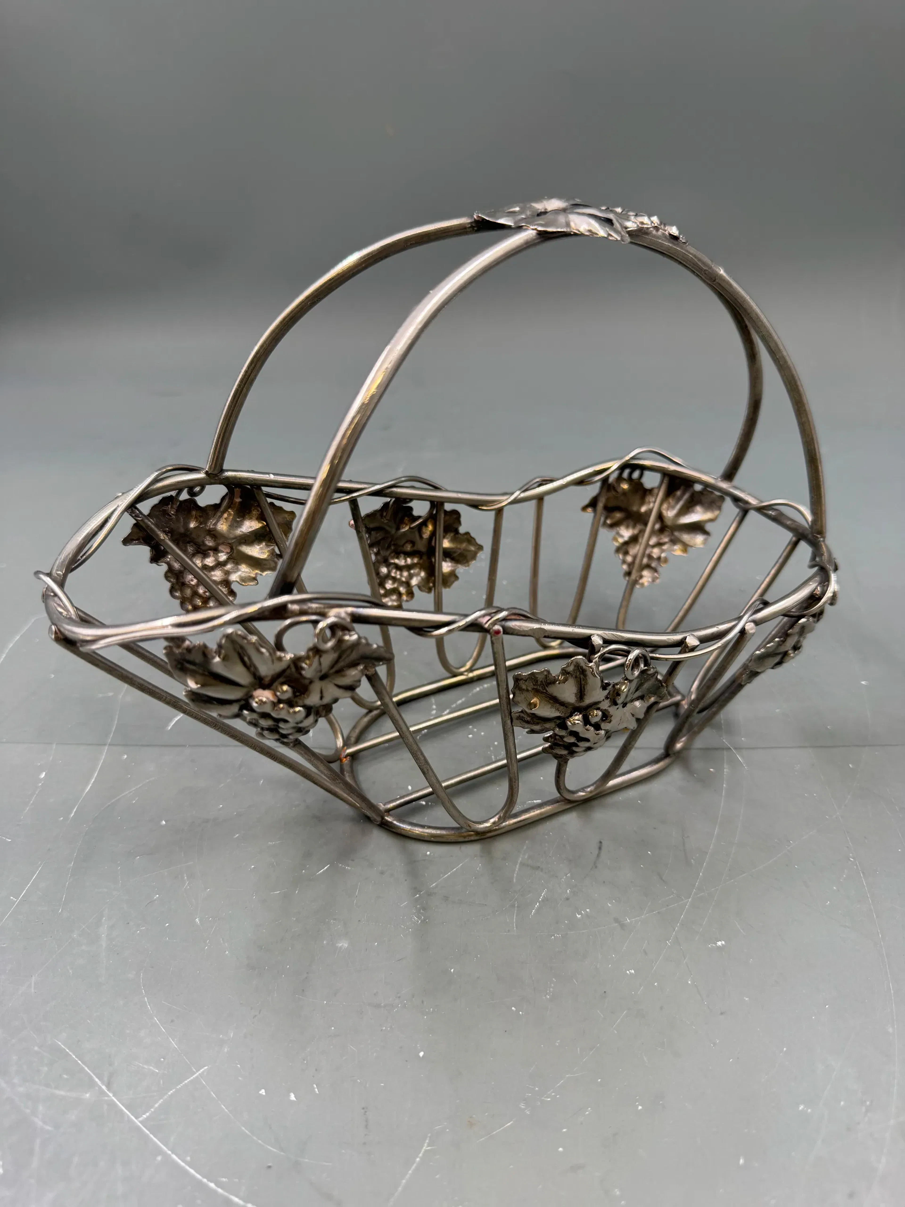 Vintage - sølvfarget metallkurv