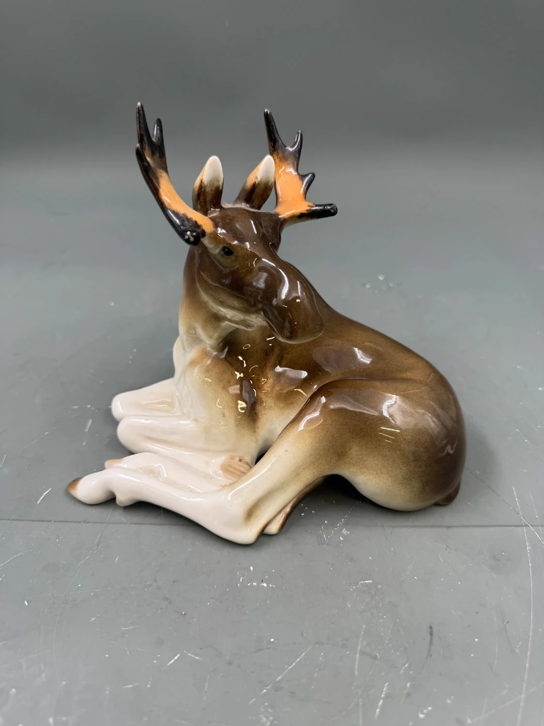 Klassisk Porselensfigur "Elg"