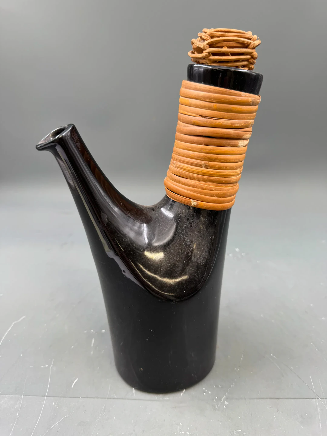Svart Glassert tekanne "Ceylon"