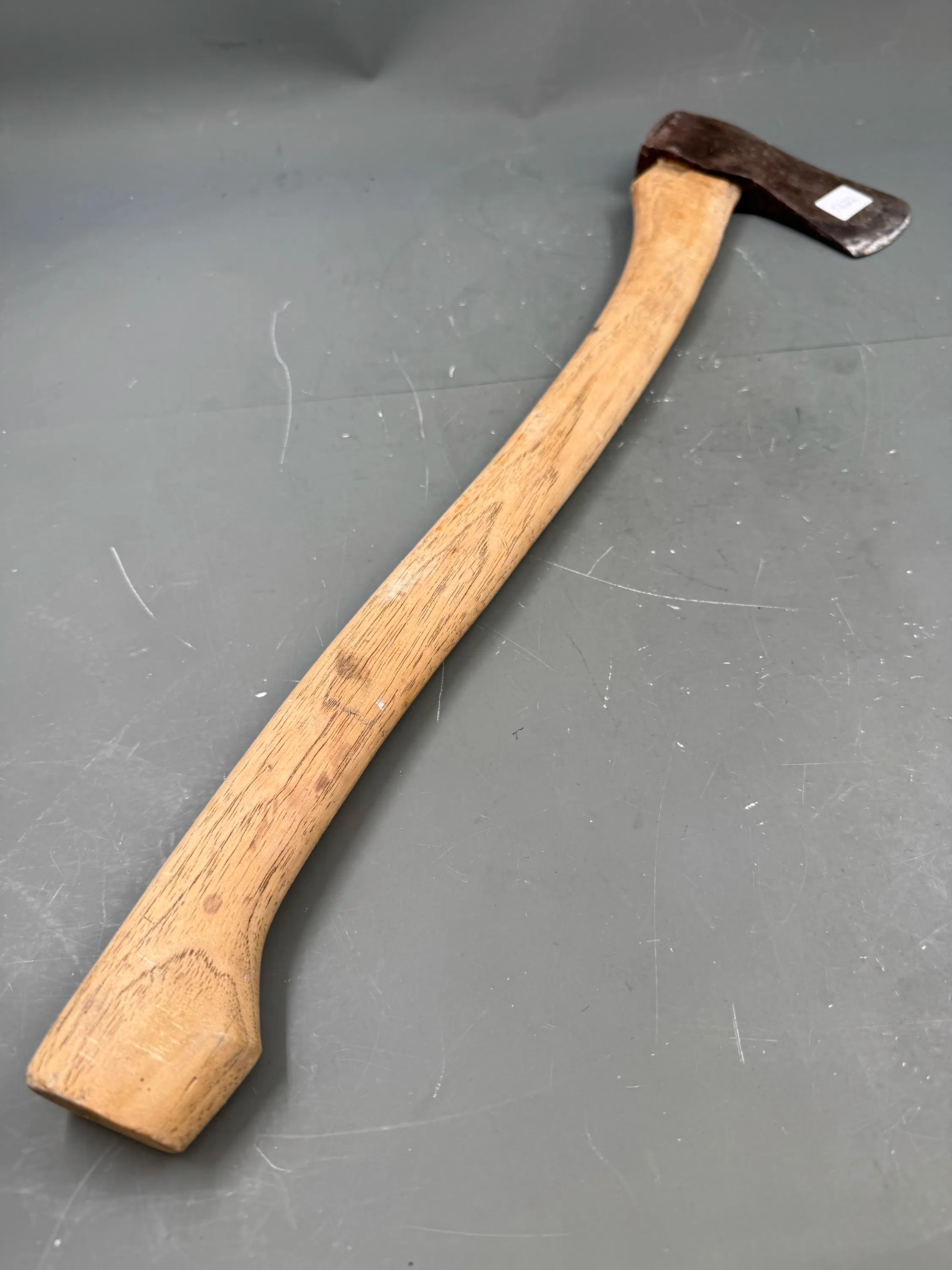 Stor Mustad gammel øks