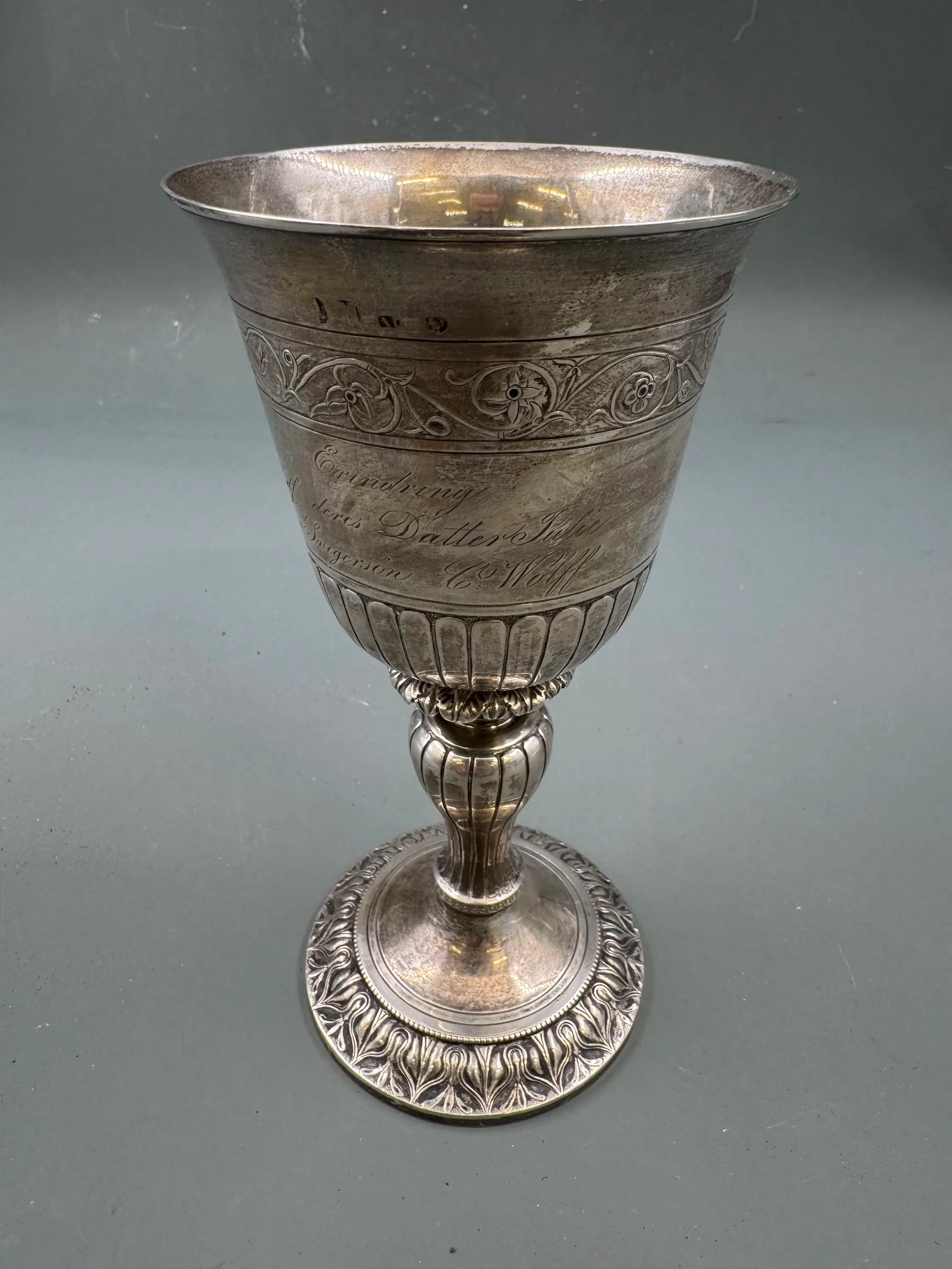Sølv Pokal med gravert dekor