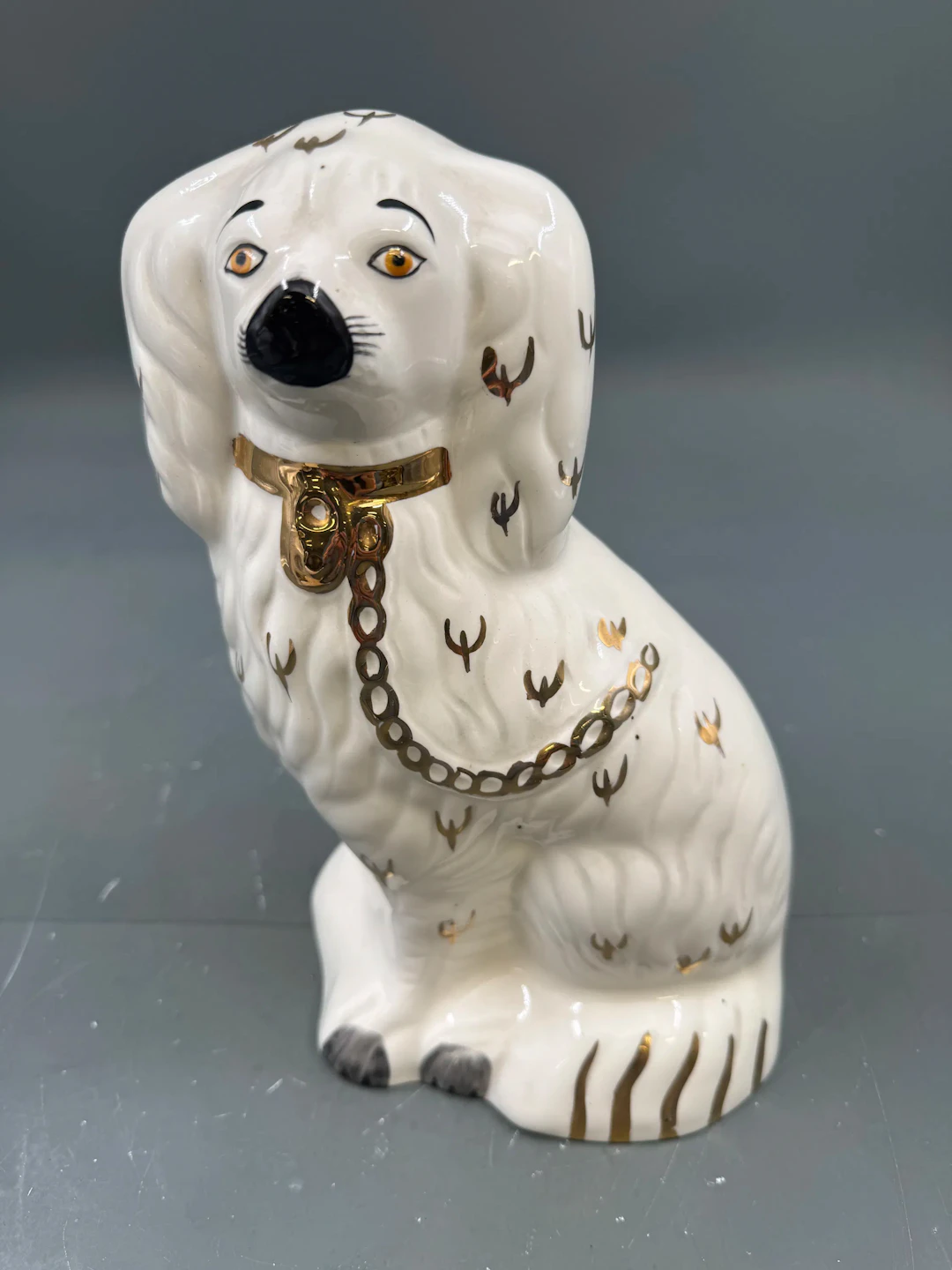 Vintage klassisk porselensfigur av en King Charles Spaniel