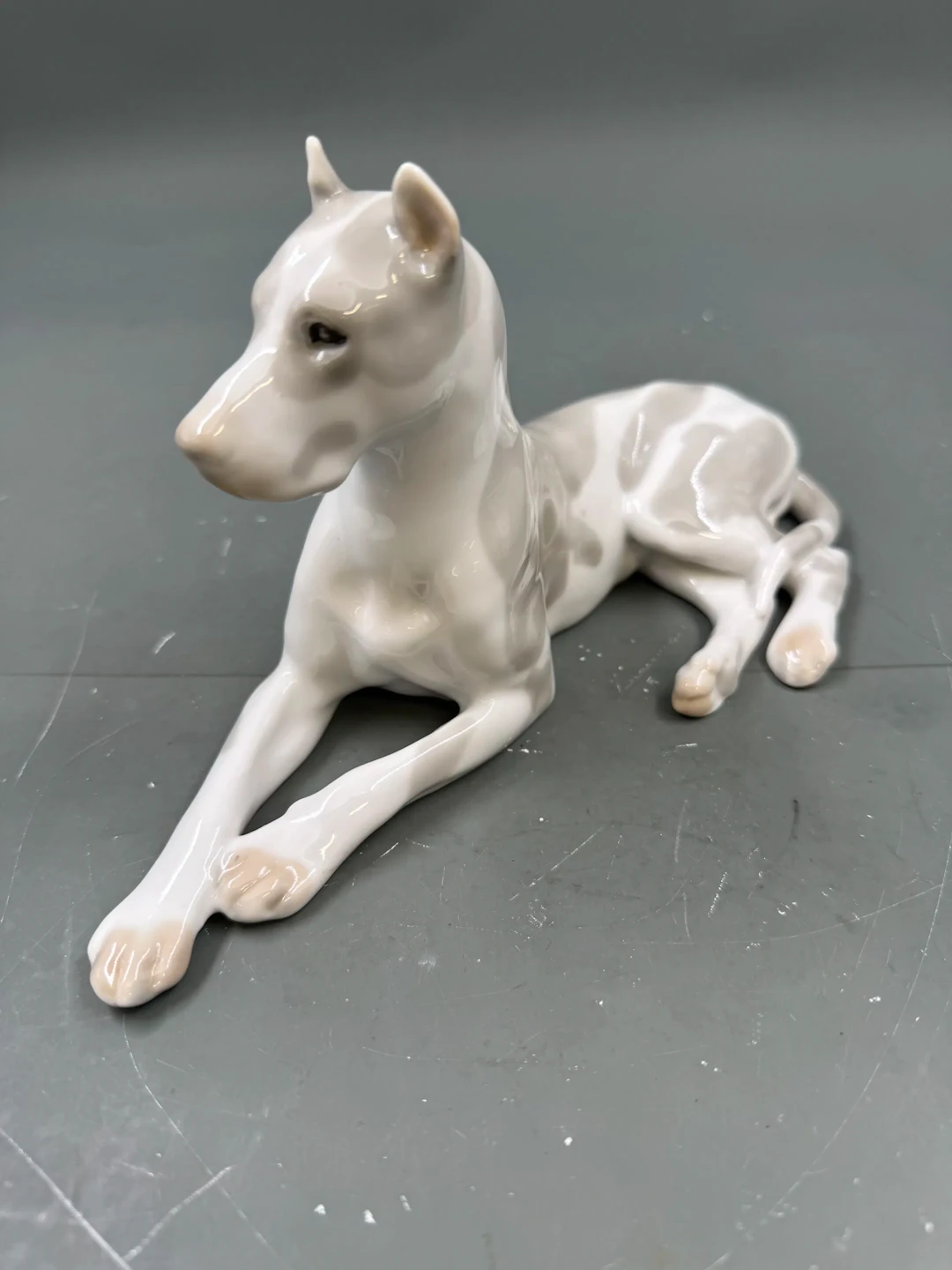 Vintage Porselensfigur liggende Grand Danois