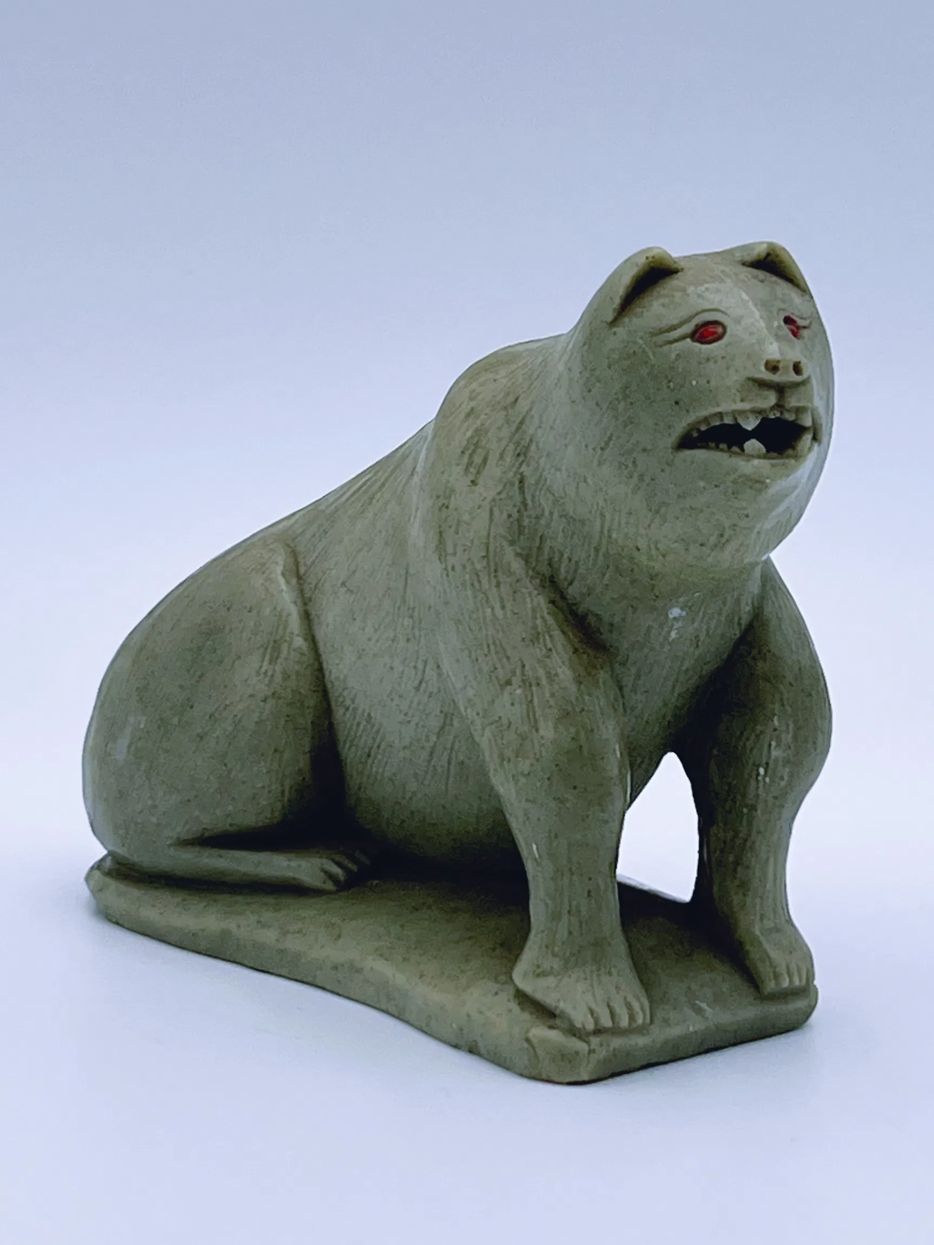 Figur i skåret stein, ant. Inuit Folk Art