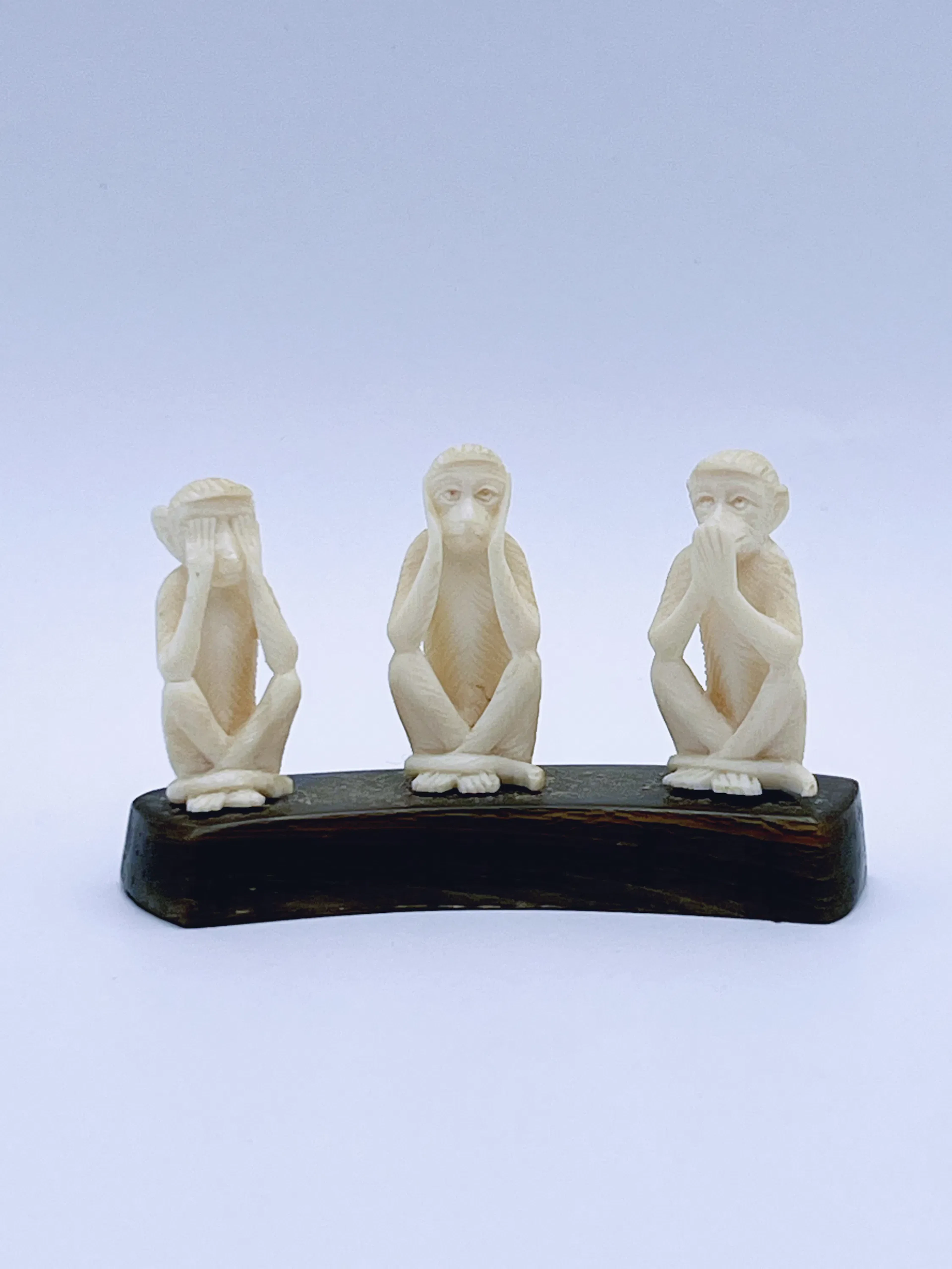 Elfenben Figur "3 apekatter"