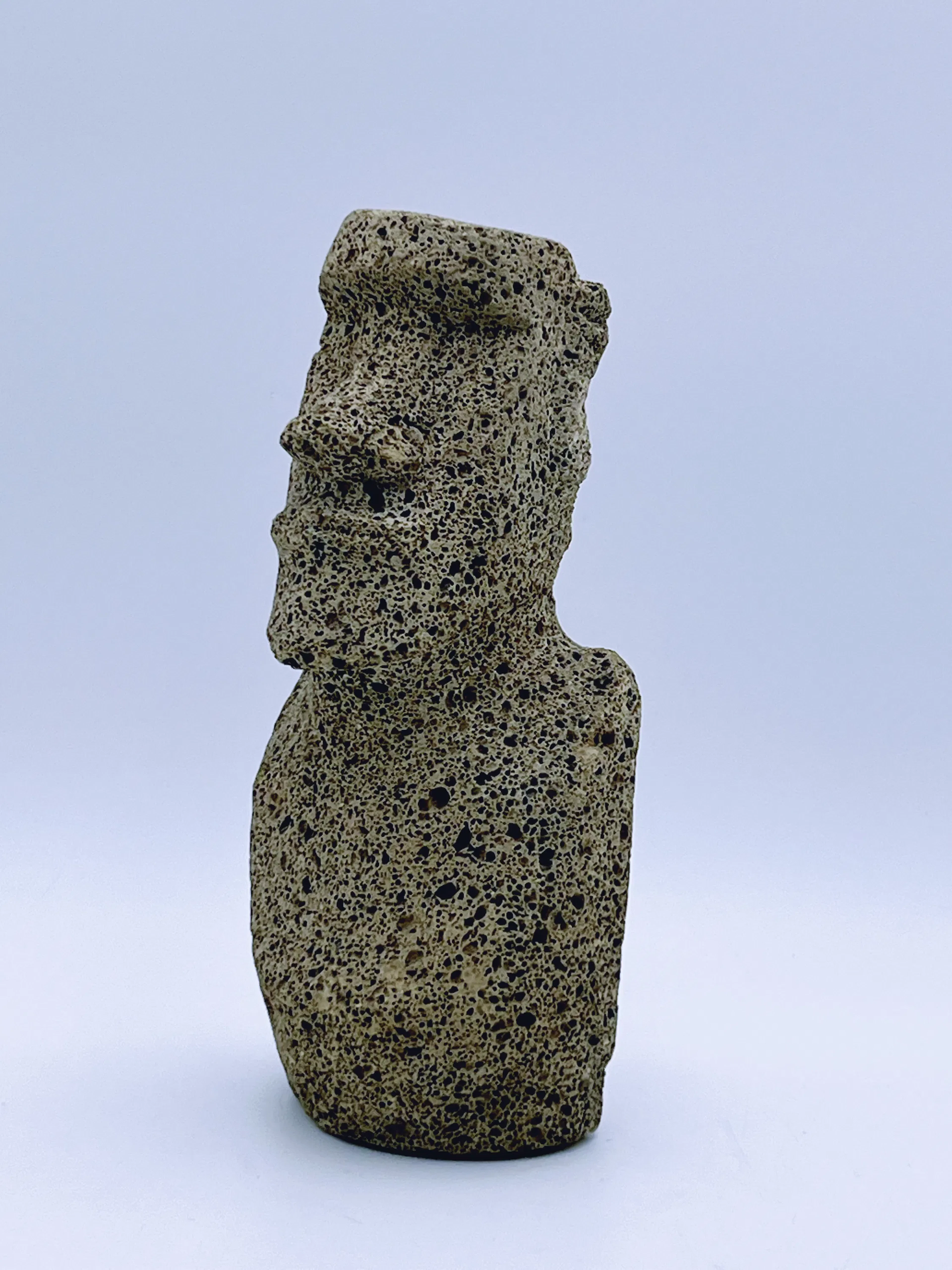 H. 22cm "Moai" Skulptur i Lava Rock