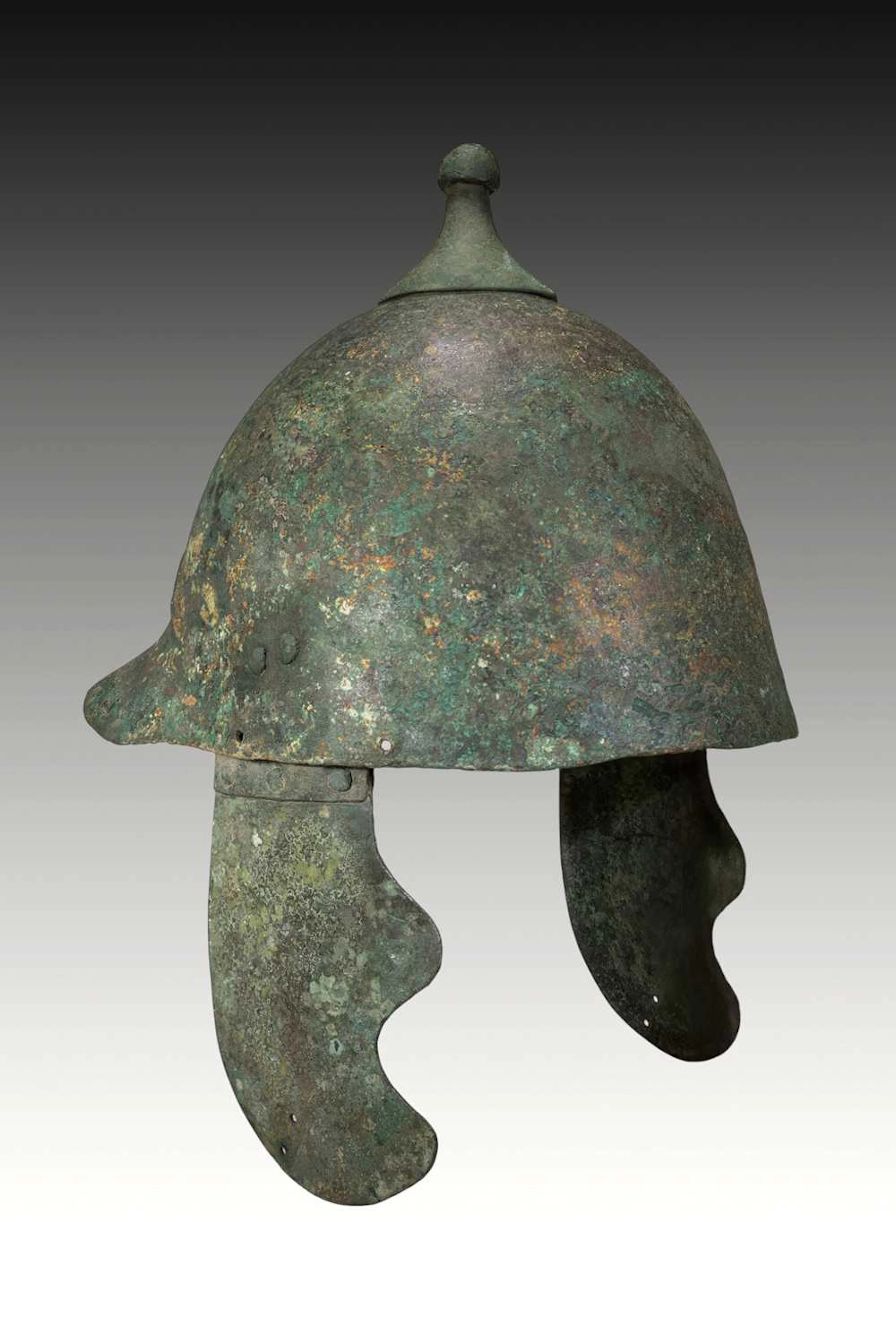 RARE ATTIC BRONZE HELMET WITH CHEEK PIECES