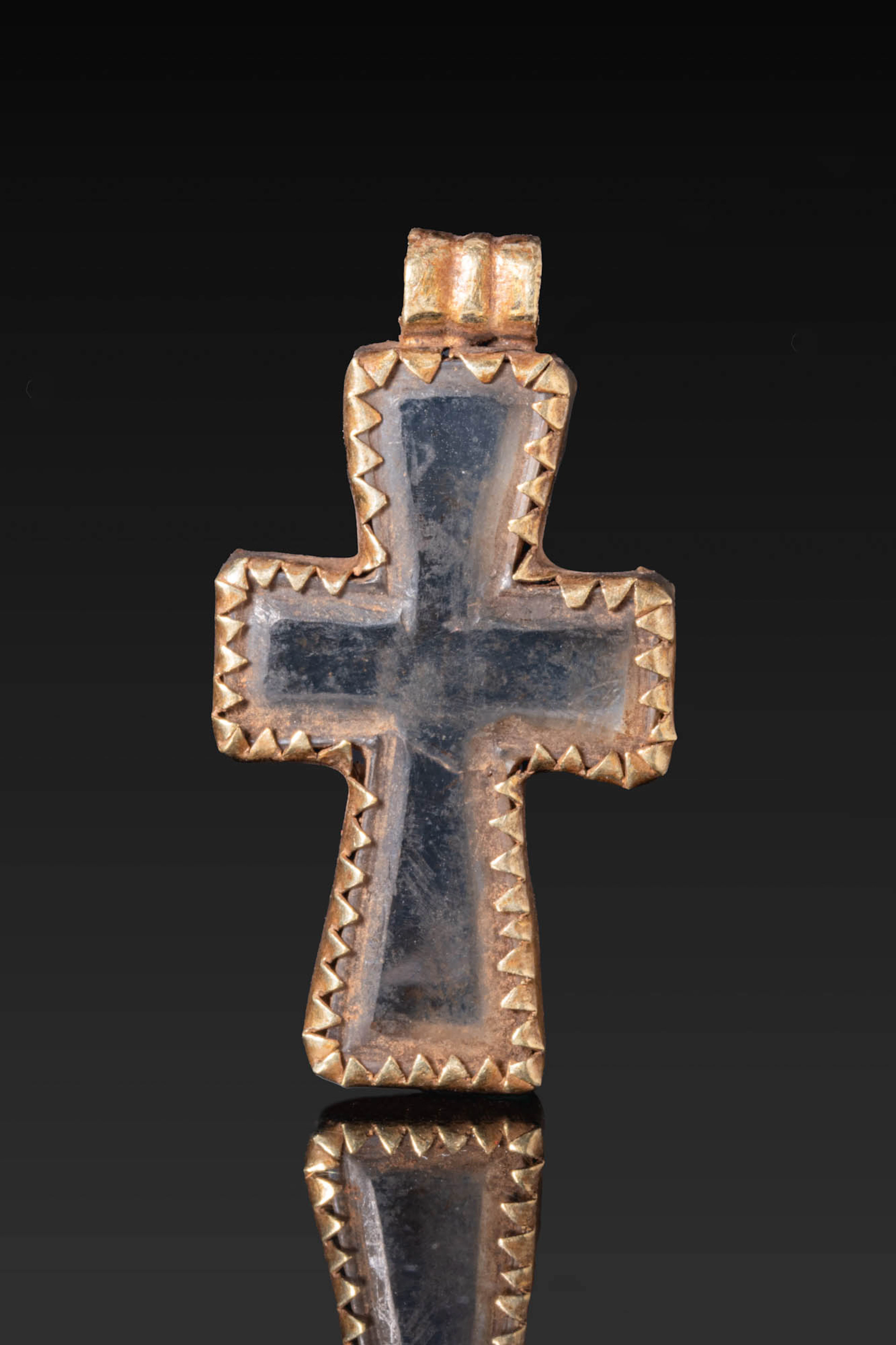 BYZANTINE GOLD PENDANT WITH GLASS CROSS