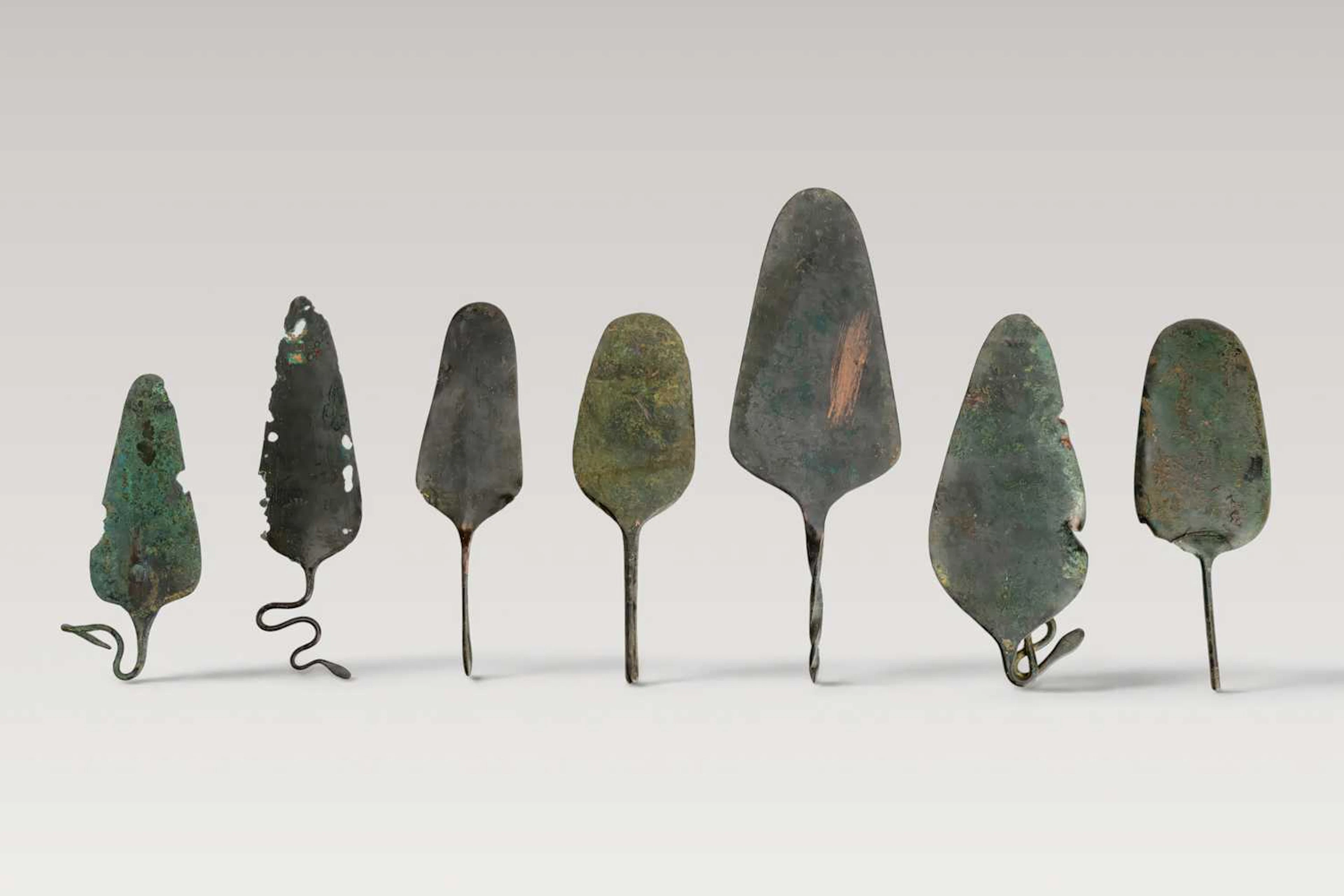 COLLECTION OF BRONZE AGE / EARLY GREEK ARROW POINTS