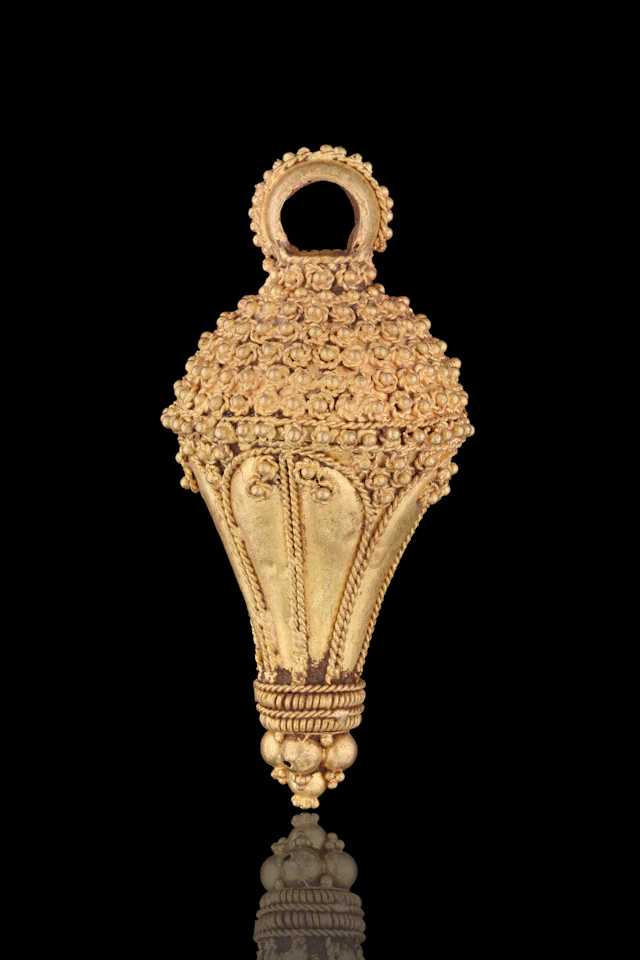 HELLENISTIC GOLD PENDANT WITH FILIGREE