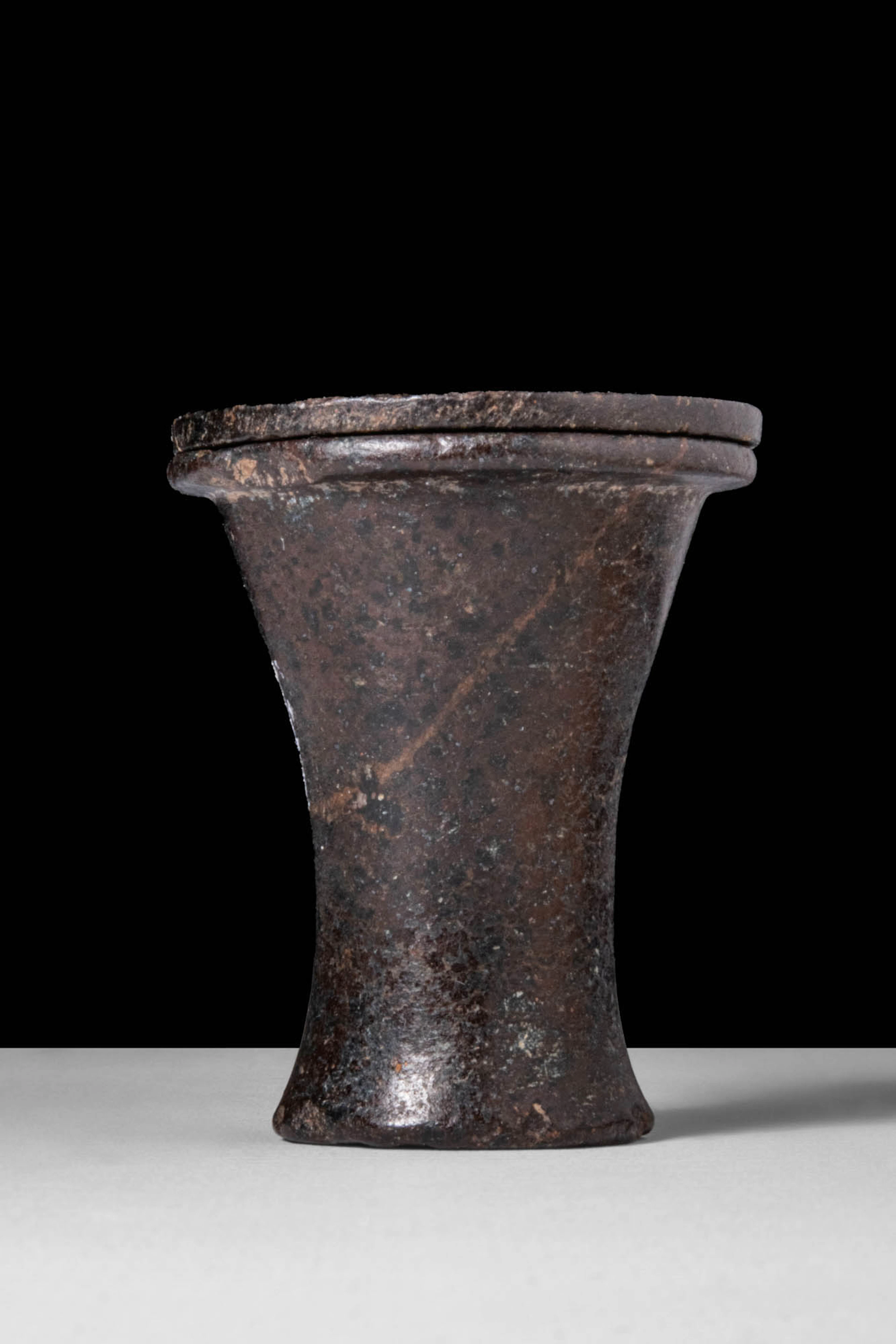 EGYPTIAN SERPENTINE KOHL VESSEL WITH LID