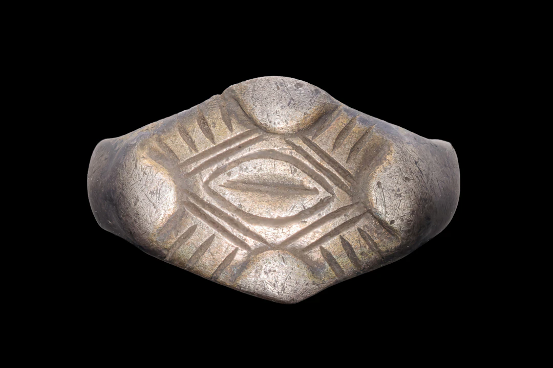 VIKING SILVER RING WITH ENGRAVED DECORATION