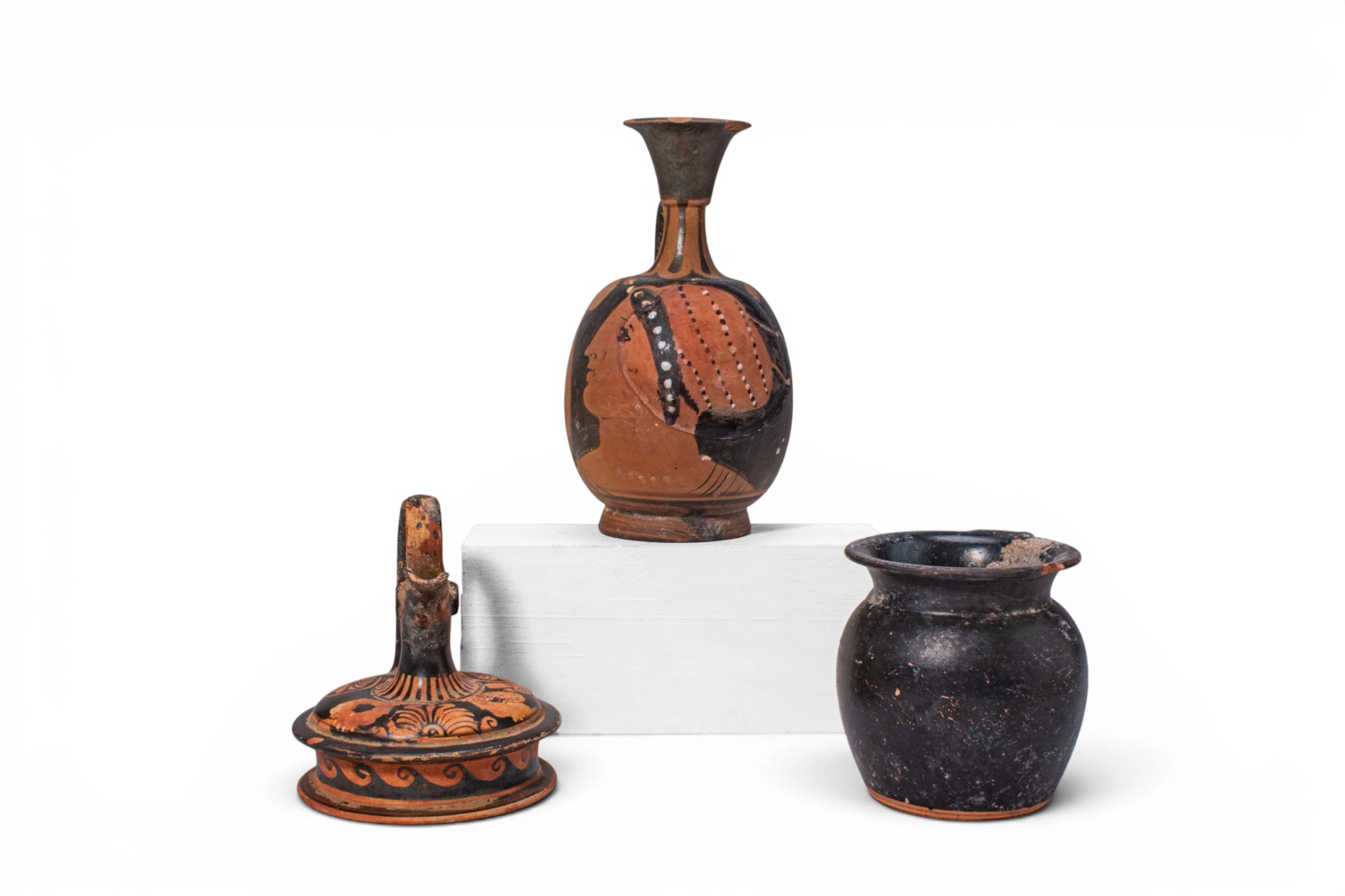 COLLECTION OF APULIAN VESSELS
