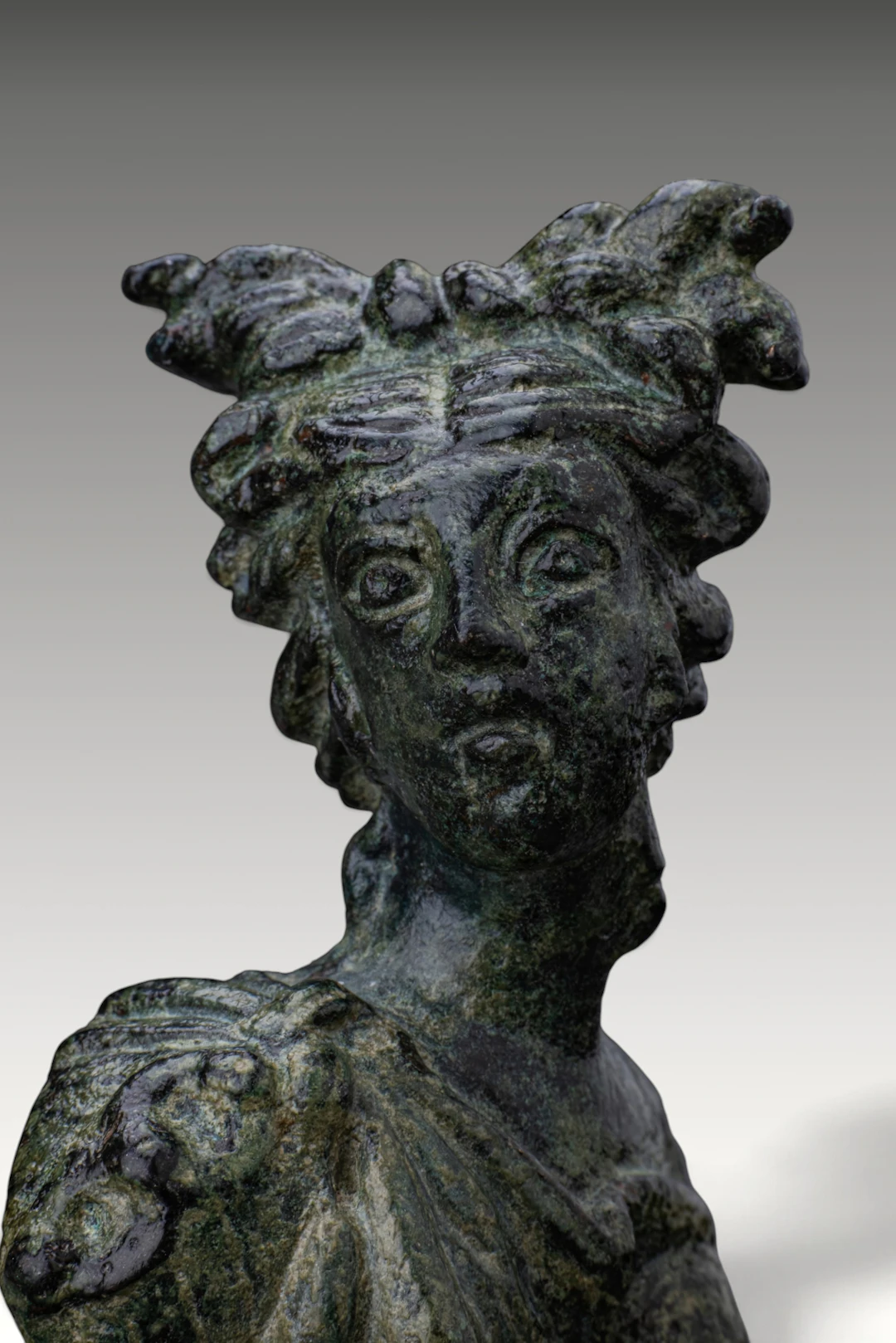 ROMAN BRONZE BUST OF VENUS APPLIQUE