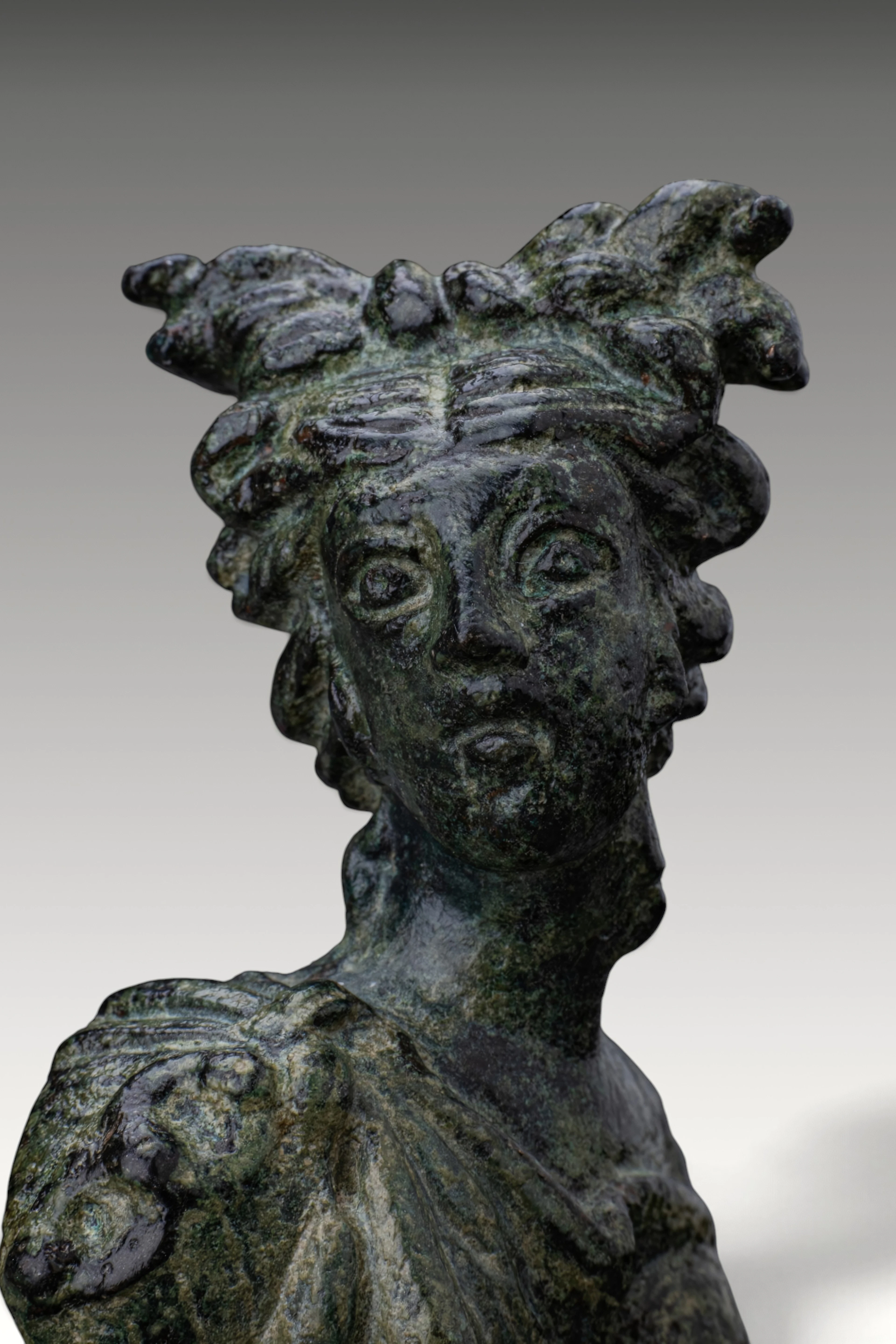 ROMAN BRONZE BUST OF VENUS APPLIQUE