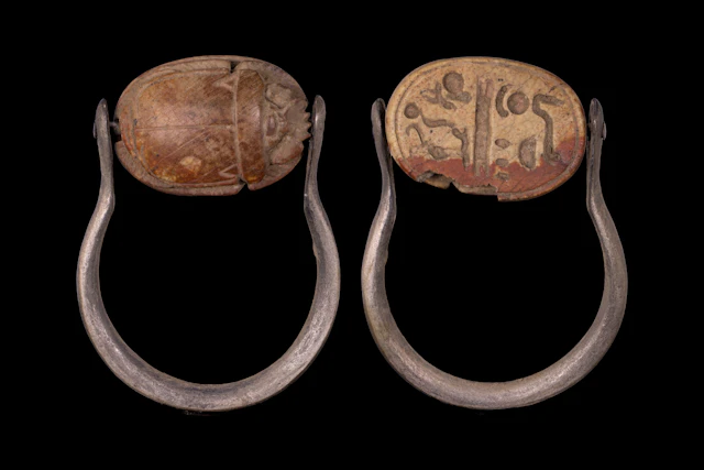 EGYPTIANISING PHOENICIAN STEATITE SCARABOID WITH ANTITHETIC ANIMALS