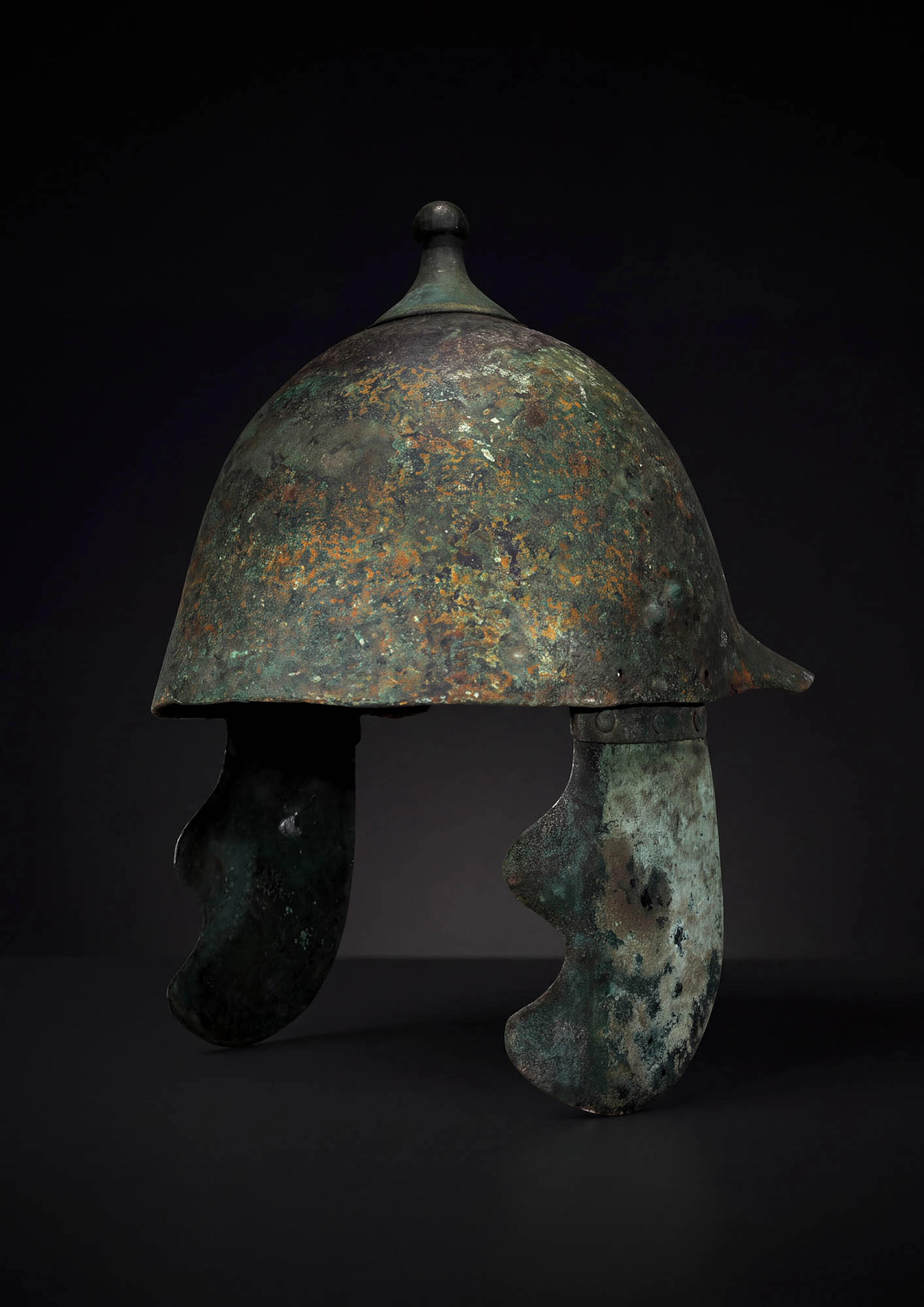 RARE ATTIC BRONZE HELMET WITH CHEEK PIECES