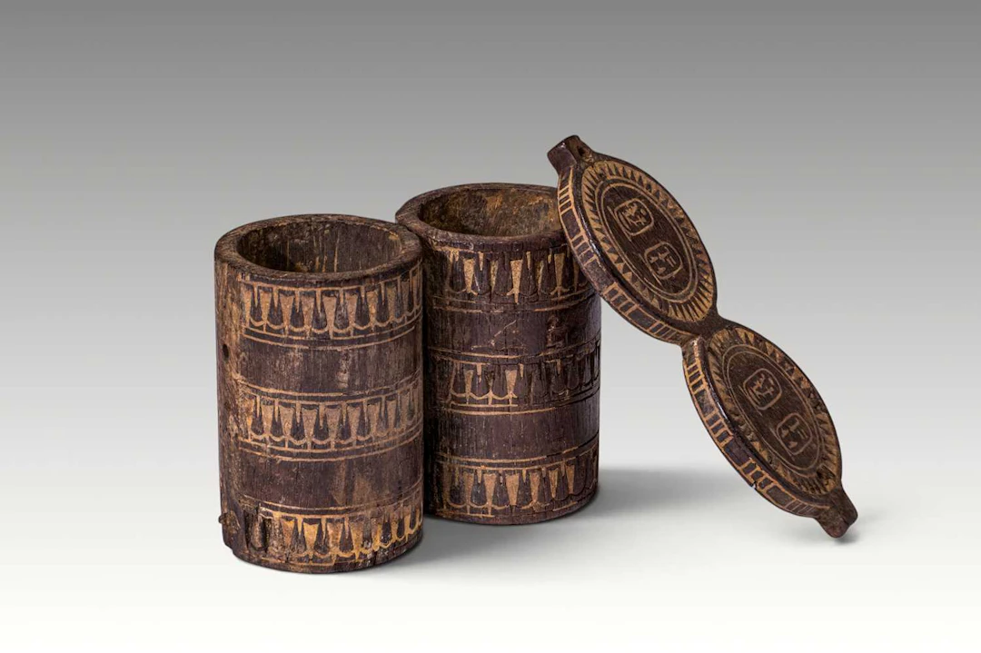 RARE EGYPTIAN WOODEN COSMETIC CONTAINER FROM THE ROYAL TOMB OF LADY