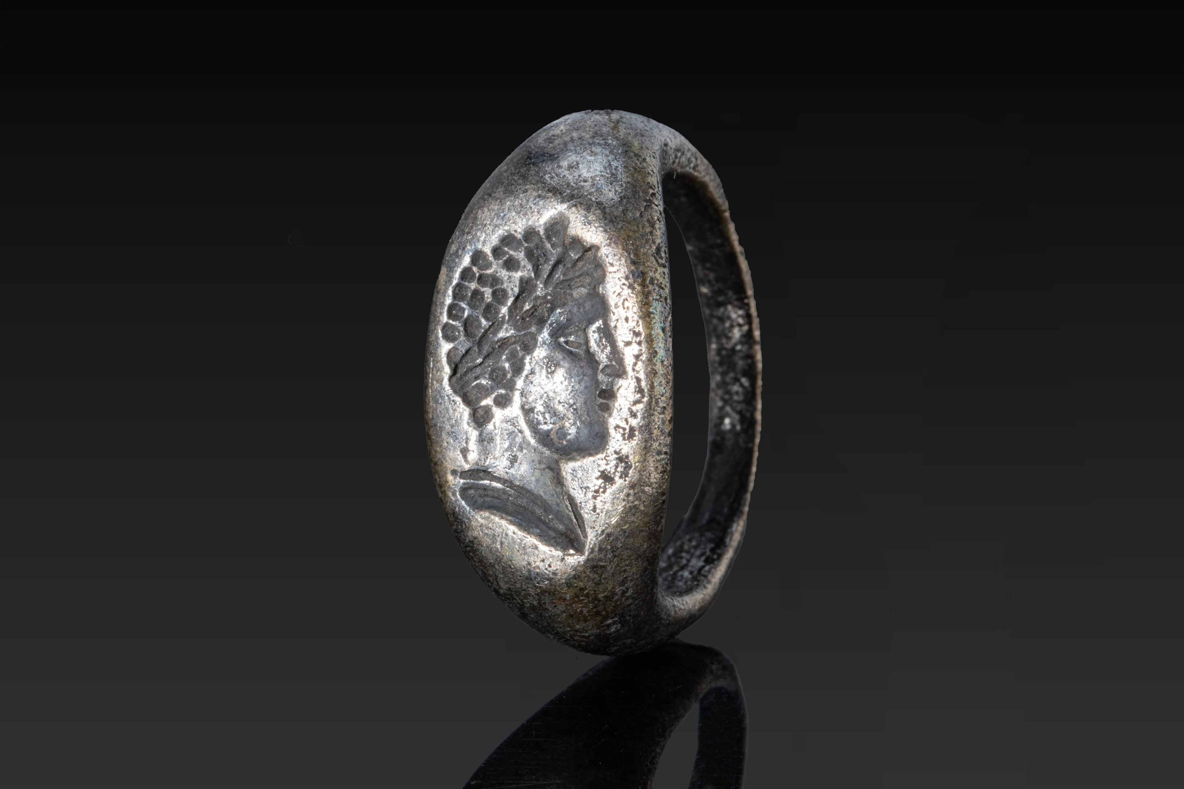ROMAN SOLID SILVER RING WITH YOUNG EMPEROR